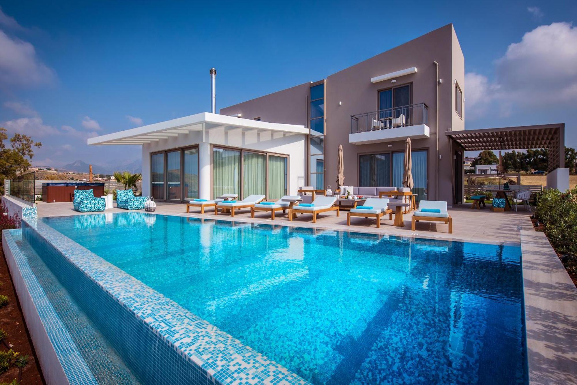 Thalassa Residence, Pool, Whirlpool & Seaviews, By Thinkvilla Villa *