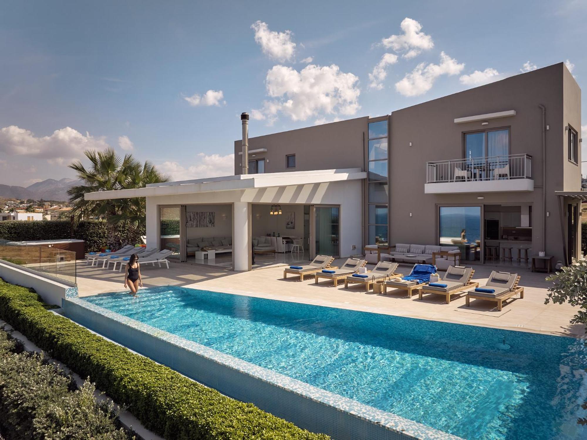 Thalassa Residence, Pool, Whirlpool & Seaviews, By Thinkvilla Villa *