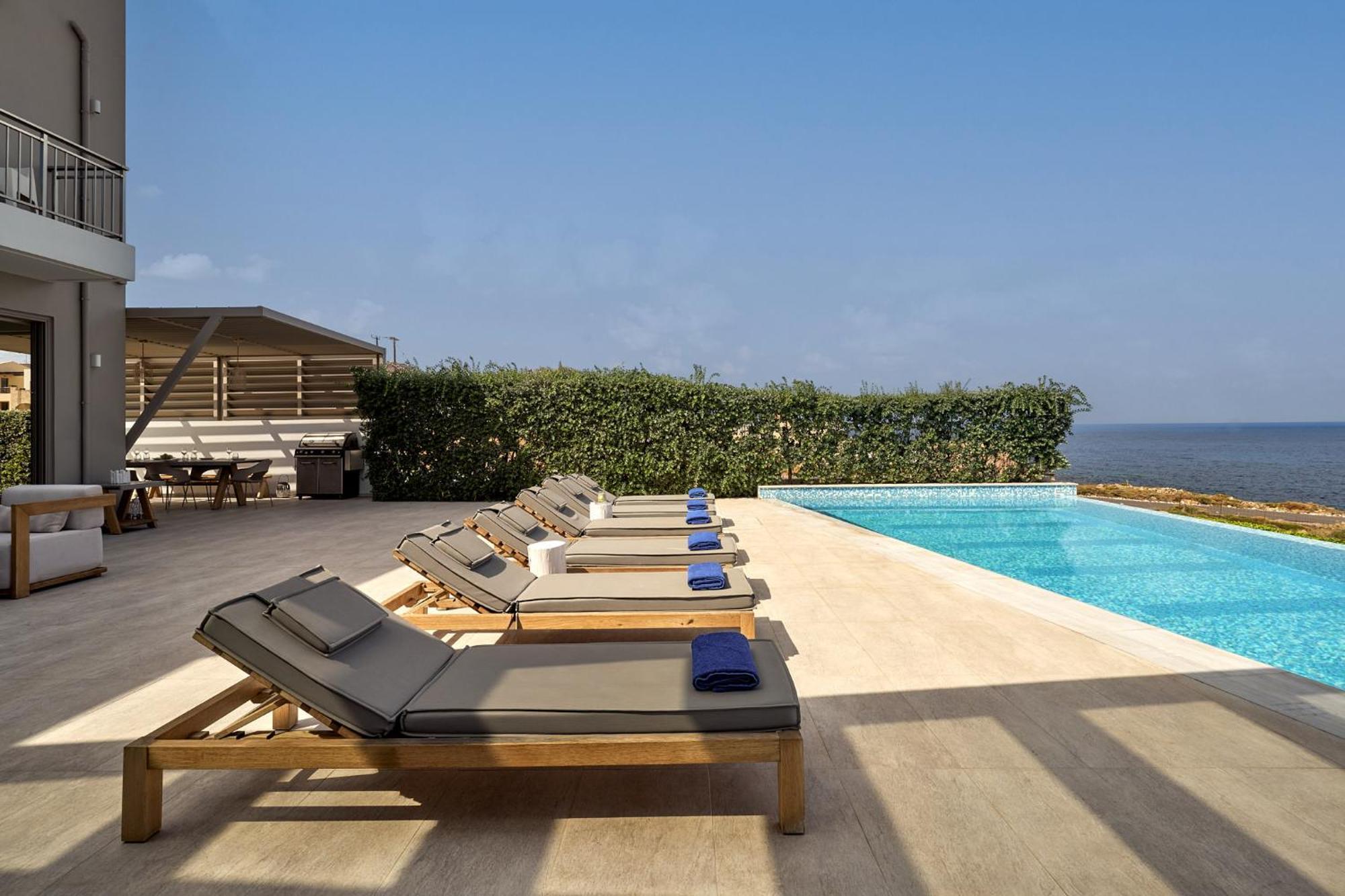 Thalassa Residence, Pool, Whirlpool & Seaviews, By Thinkvilla *
