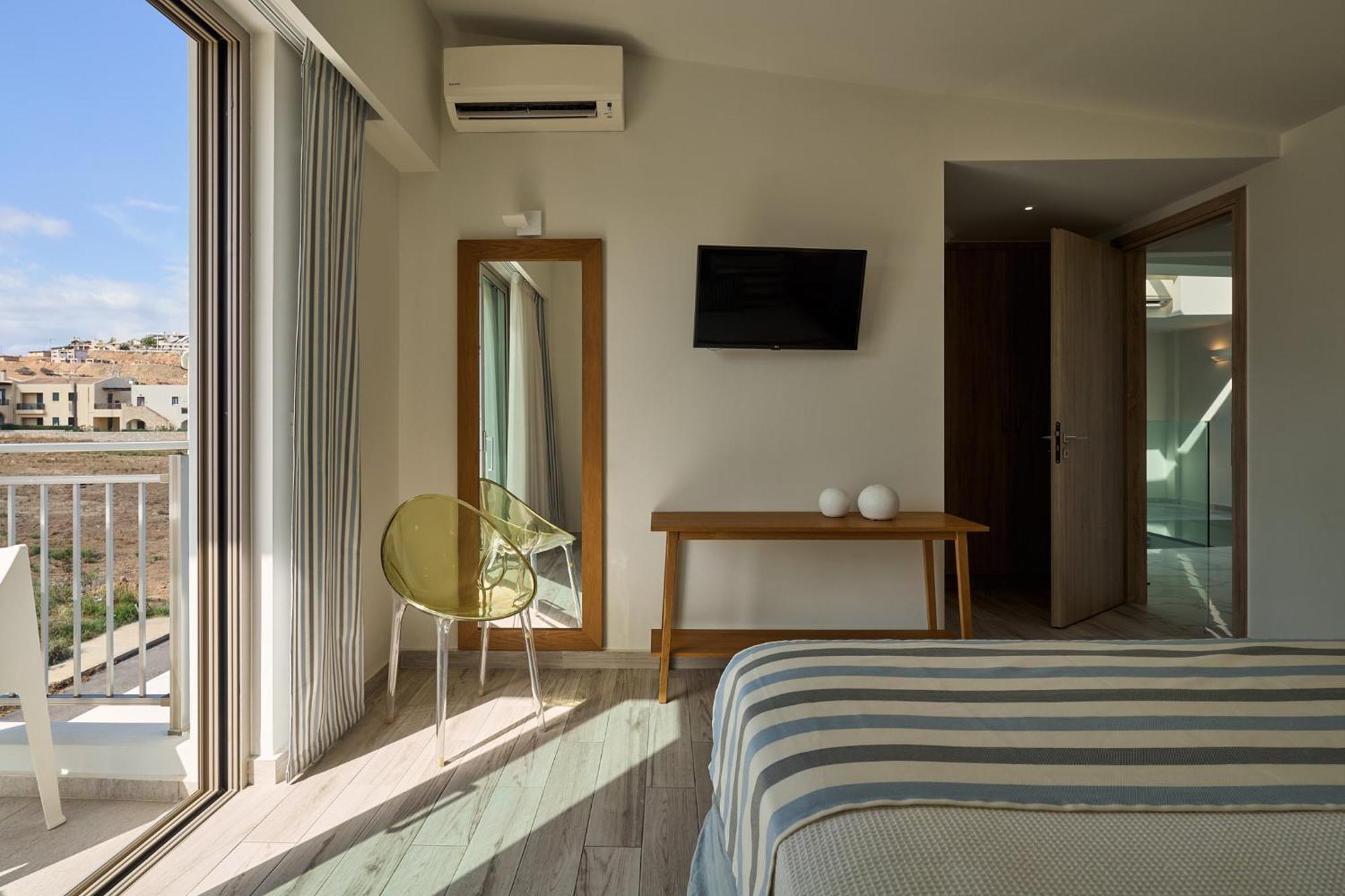 Thalassa Residence, Pool, Whirlpool & Seaviews, By Thinkvilla *