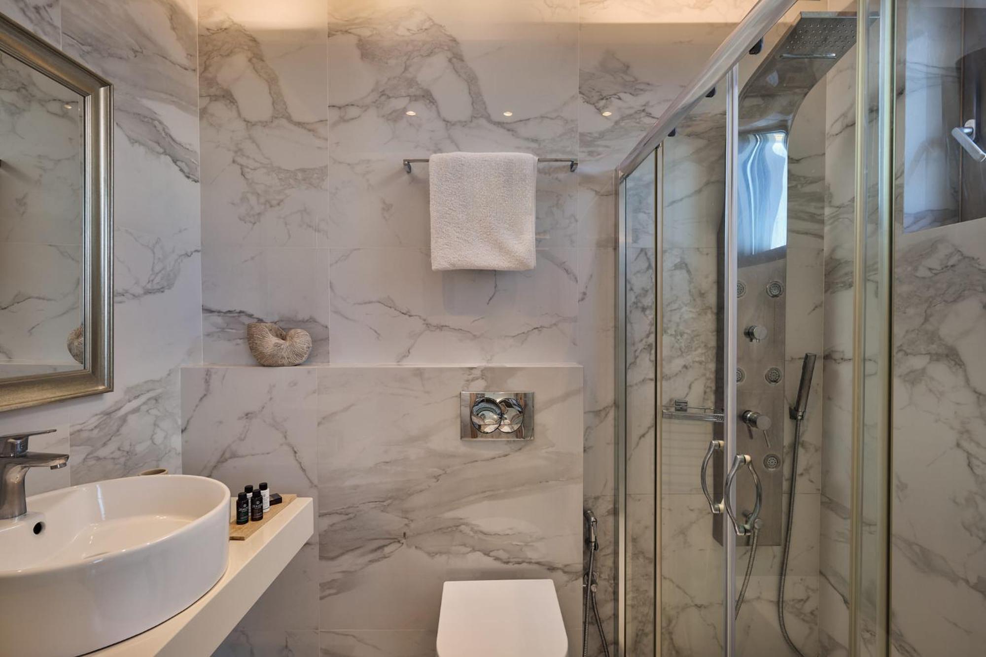 Thalassa Residence, Pool, Whirlpool & Seaviews, By Thinkvilla Panormos (Crete)