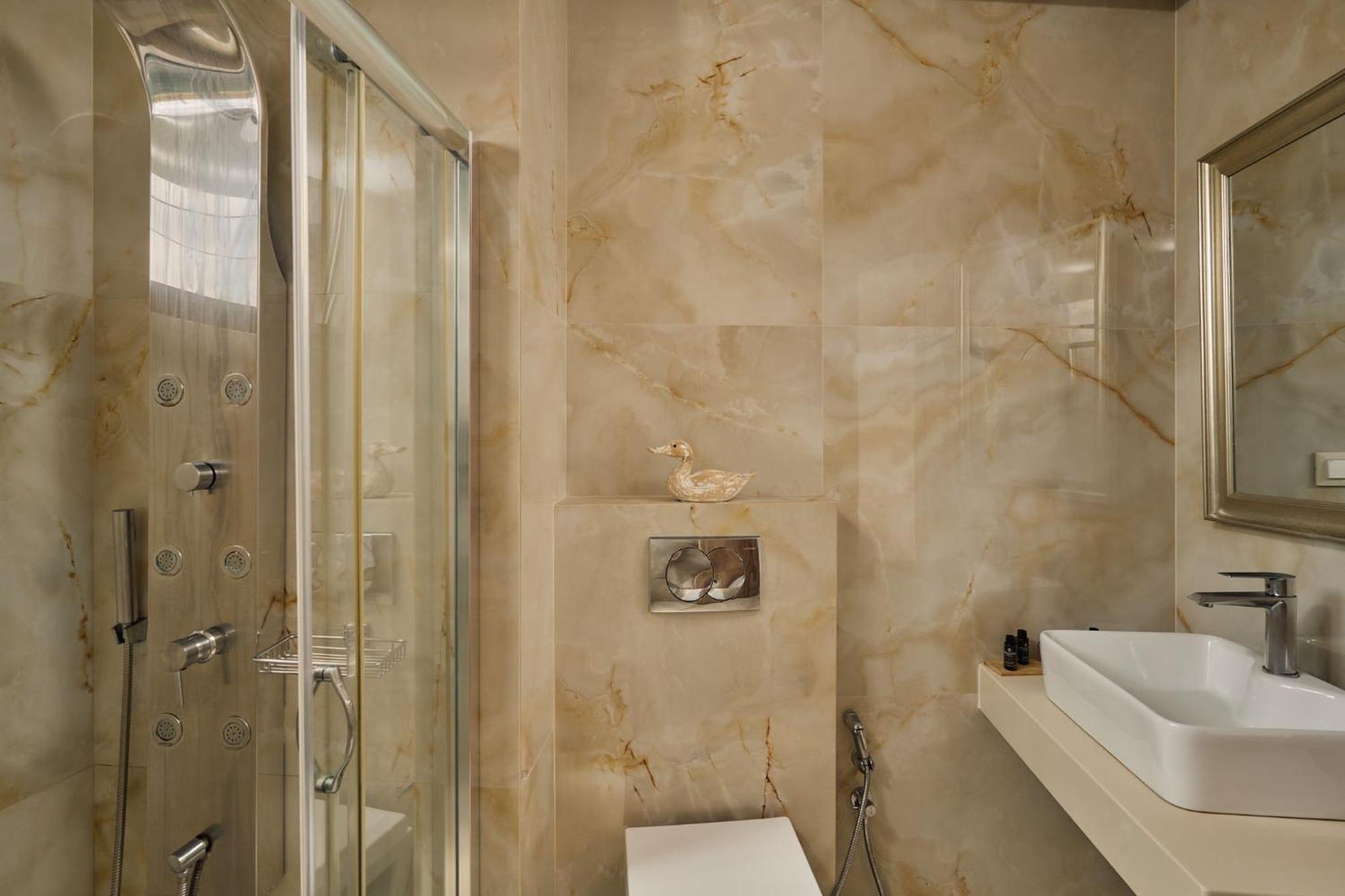 Thalassa Residence, Pool, Whirlpool & Seaviews, By Thinkvilla *