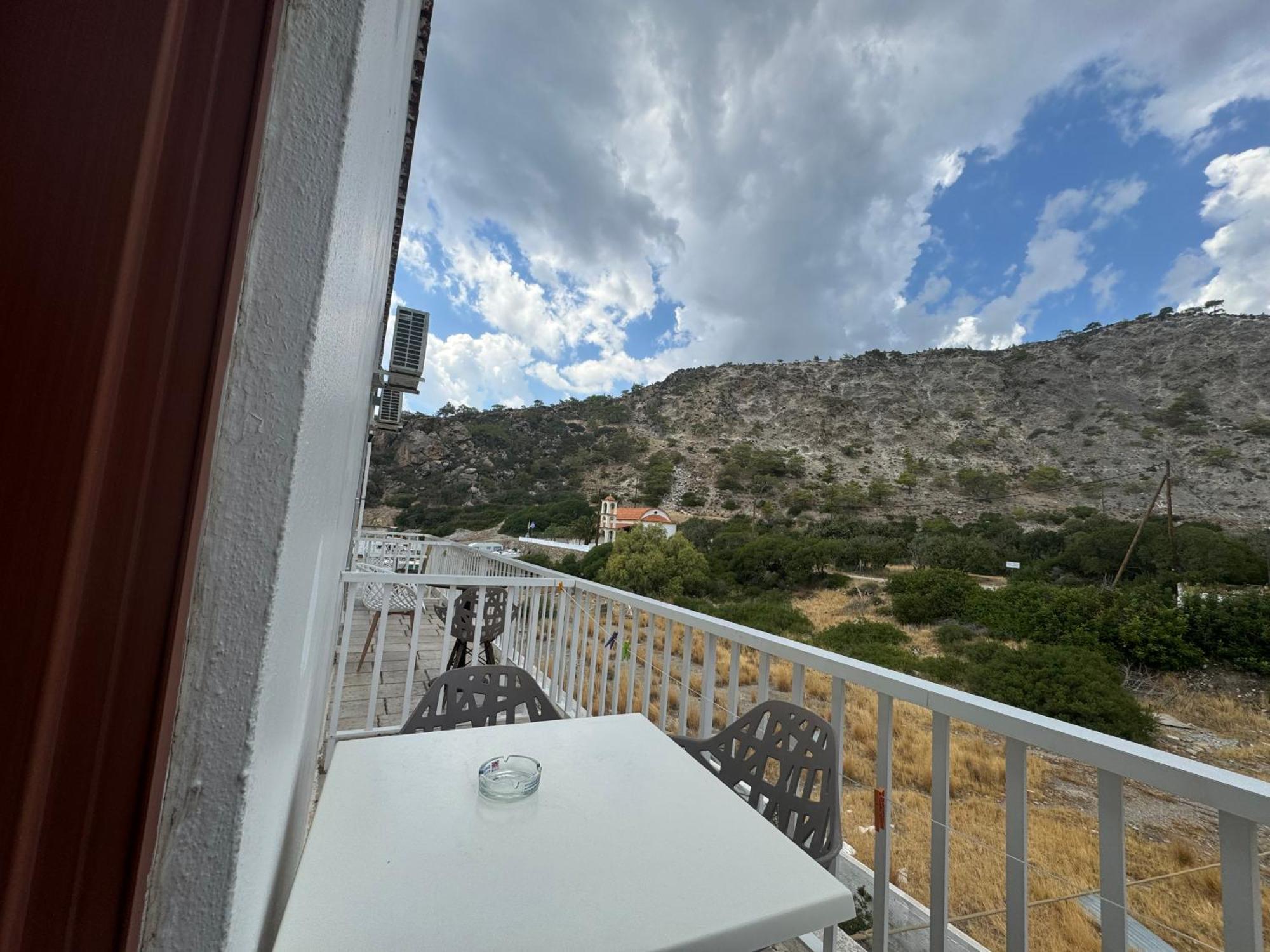 Zorbas Hotel *