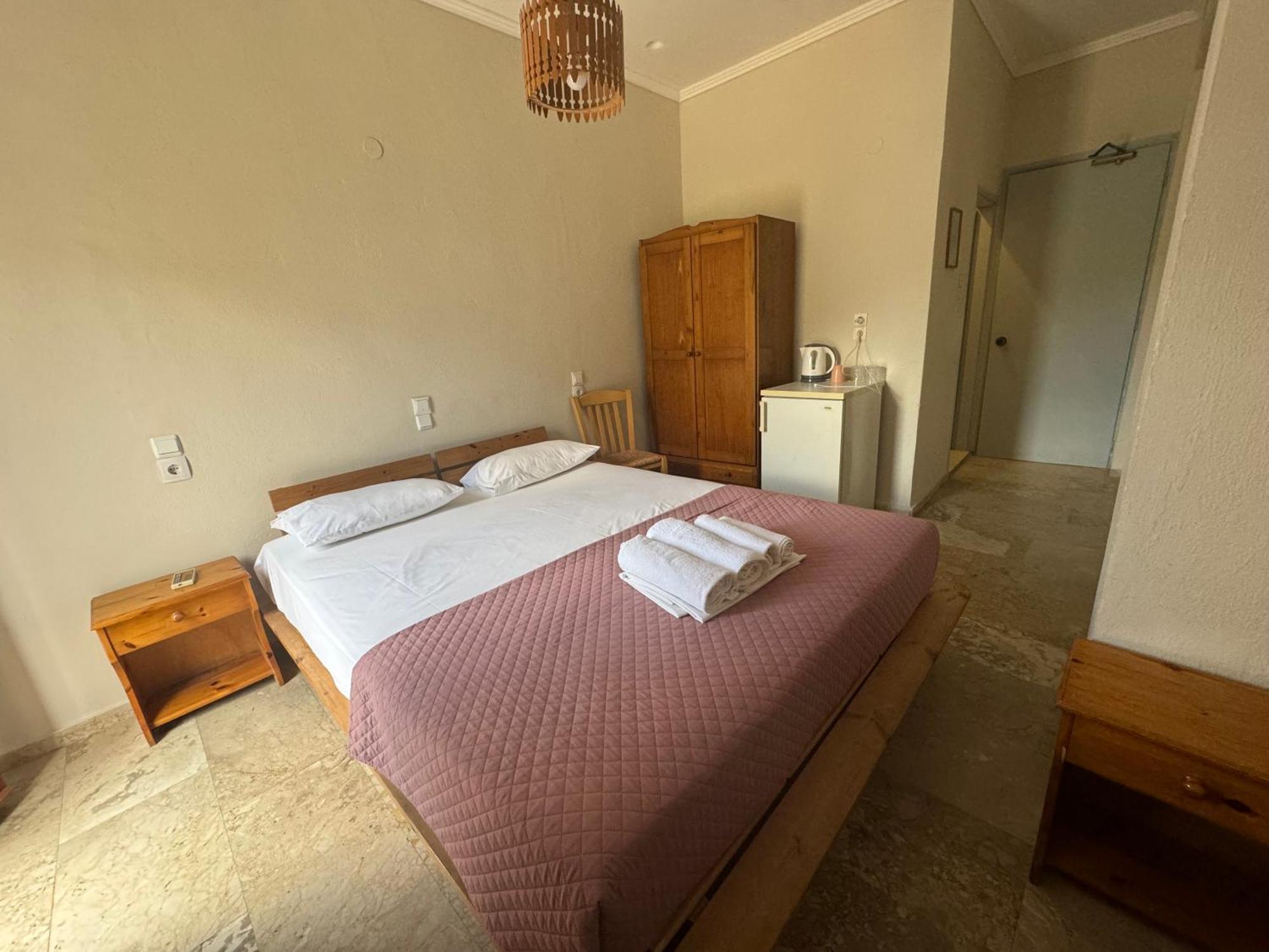 Zorbas Hotel *