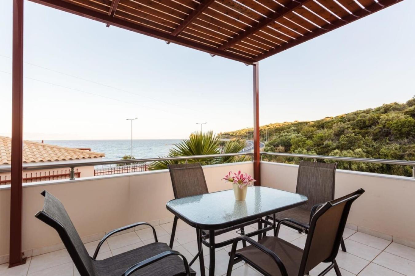 Armonia - Beachfront Majestic Retreat