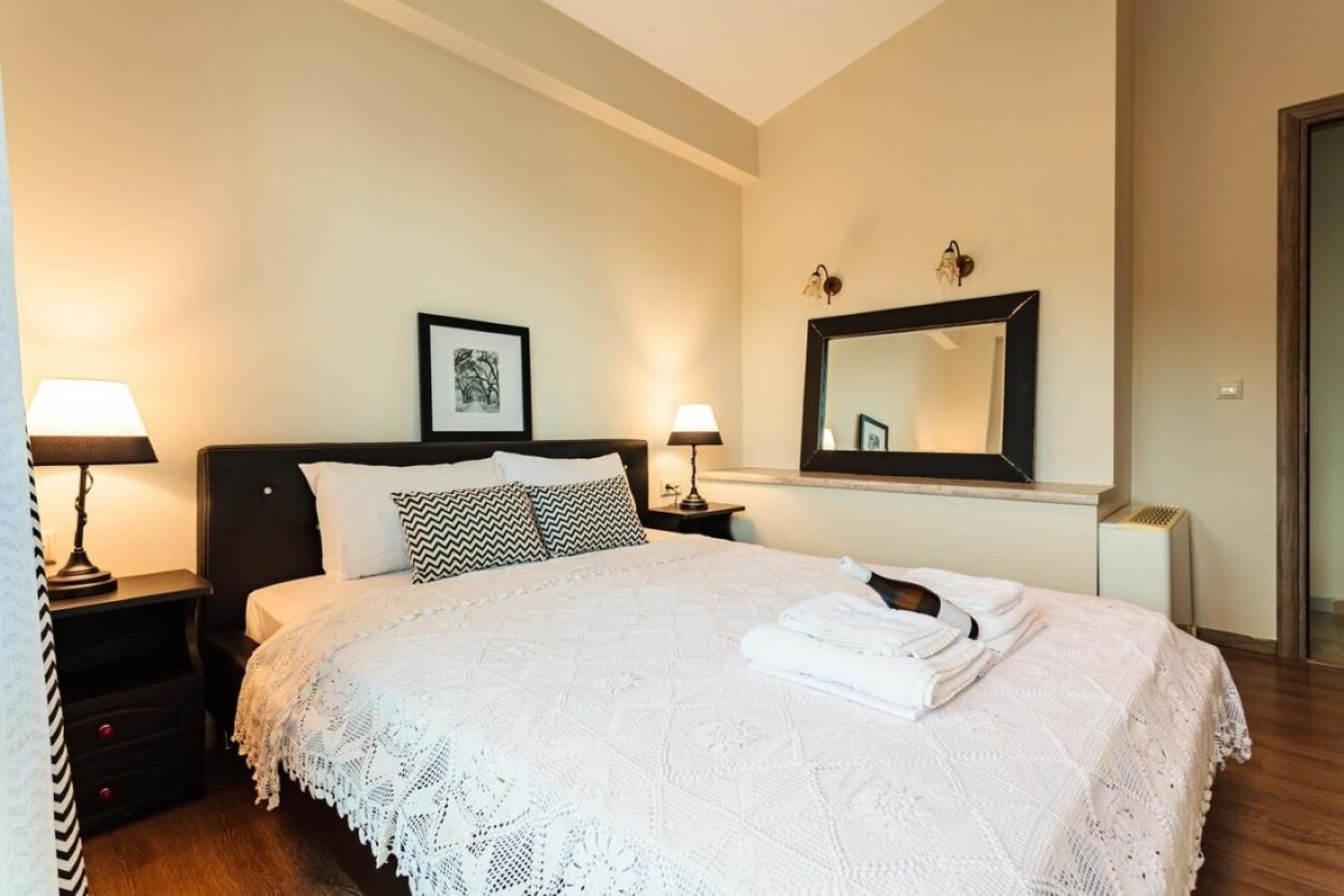 Armonia - Beachfront Majestic Retreat Petalidi