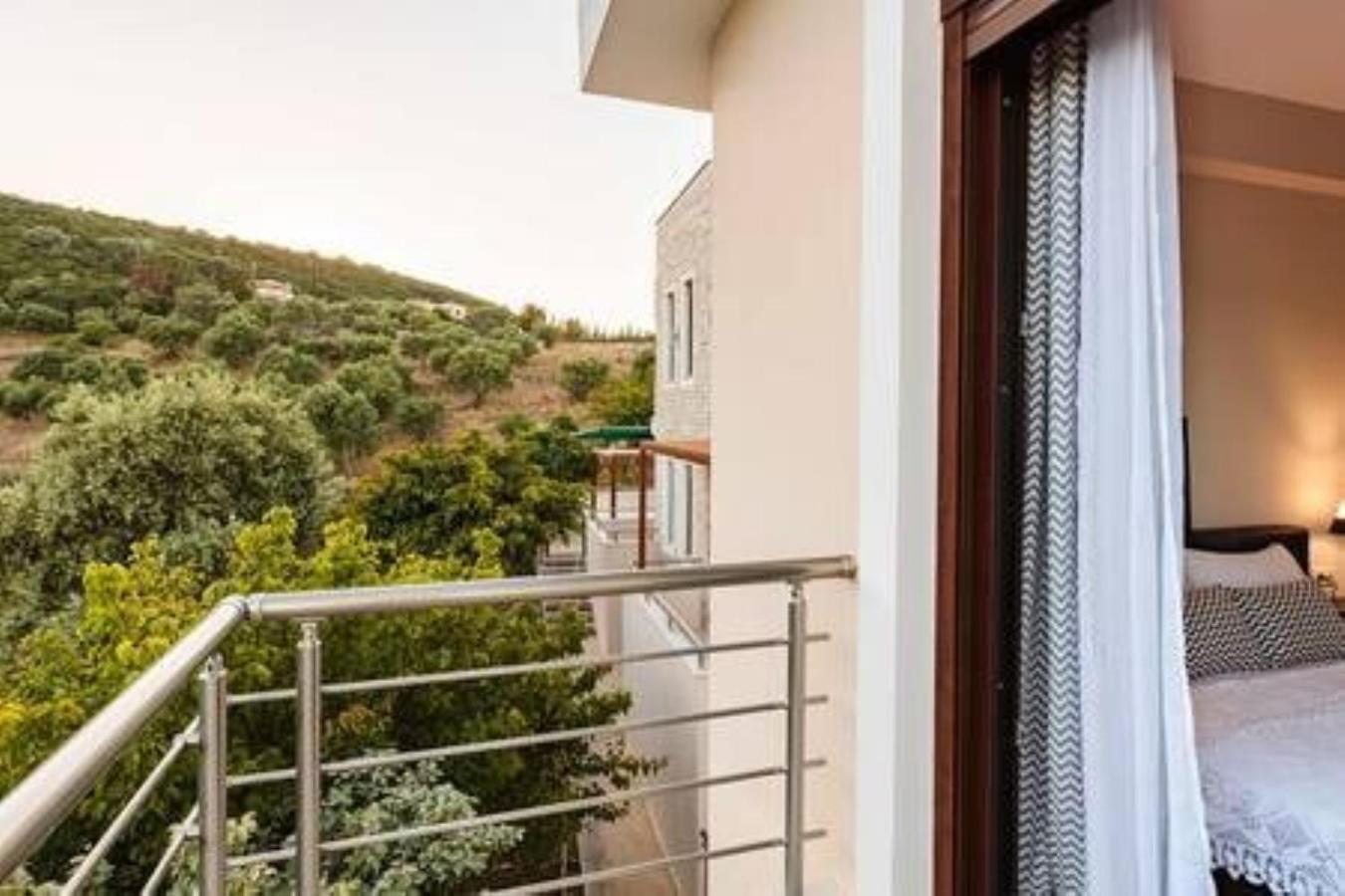 Armonia - Beachfront Majestic Retreat * Petalidi