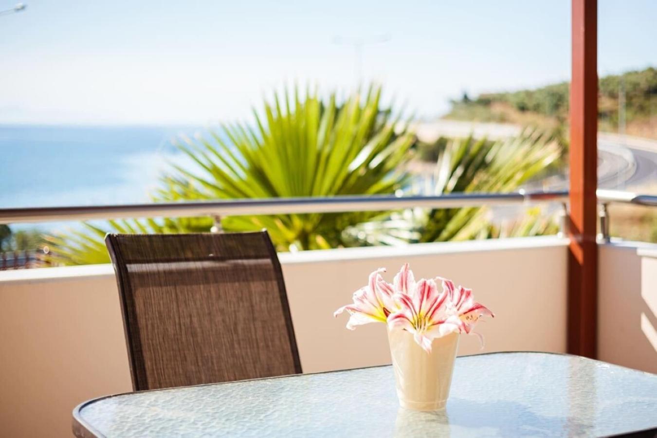 Holiday home Armonia - Beachfront Majestic Retreat *