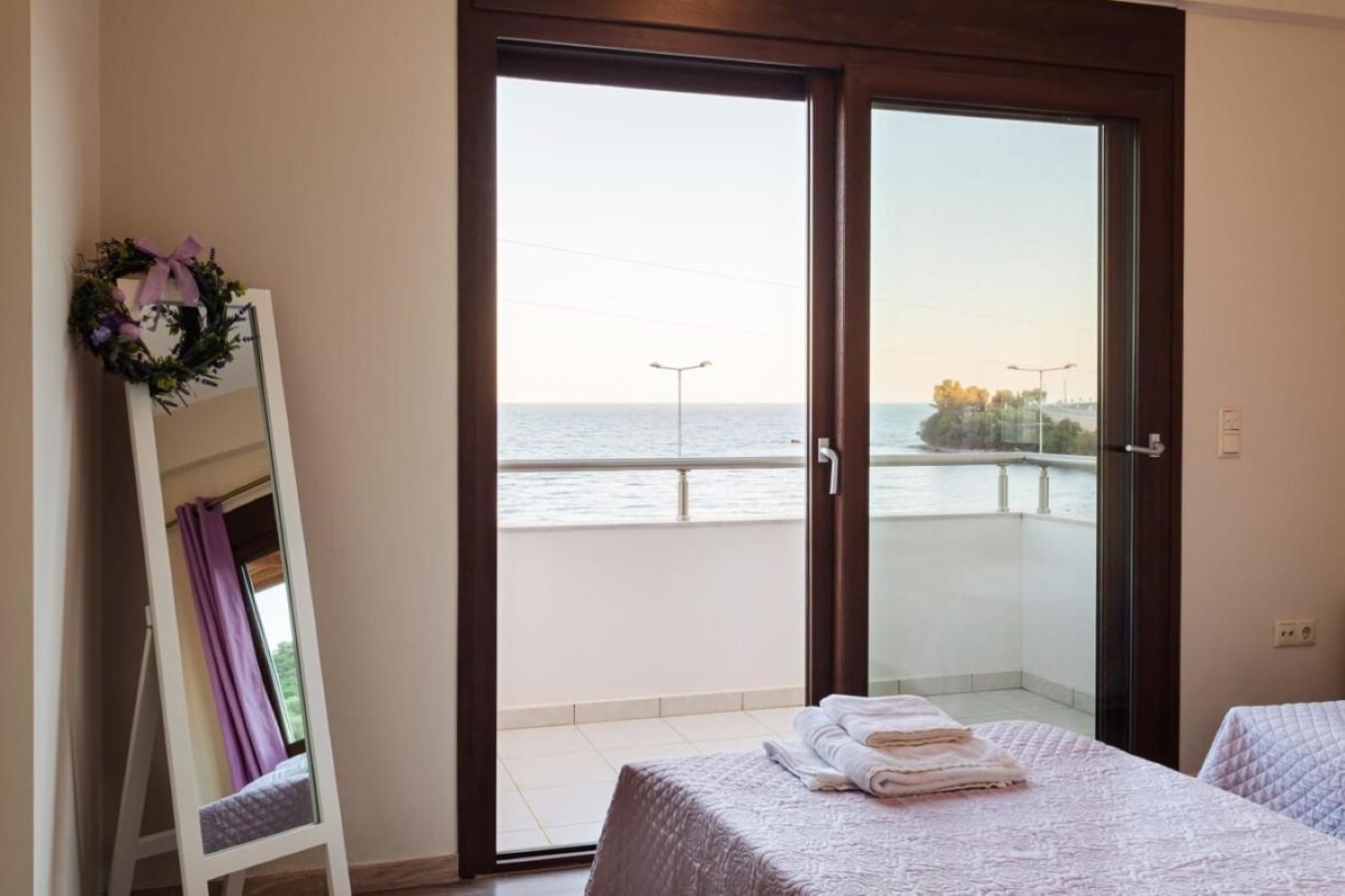 Armonia - Beachfront Majestic Retreat Holiday home Petalidi