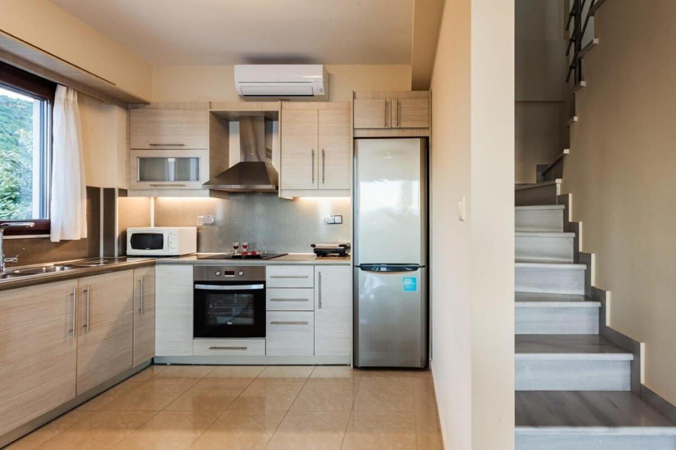 Holiday home Armonia - Beachfront Majestic Retreat *
