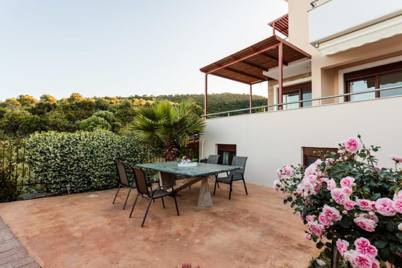 Armonia - Beachfront Majestic Retreat Holiday home Petalidi
