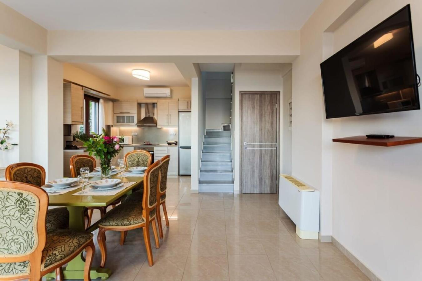 Armonia - Beachfront Majestic Retreat