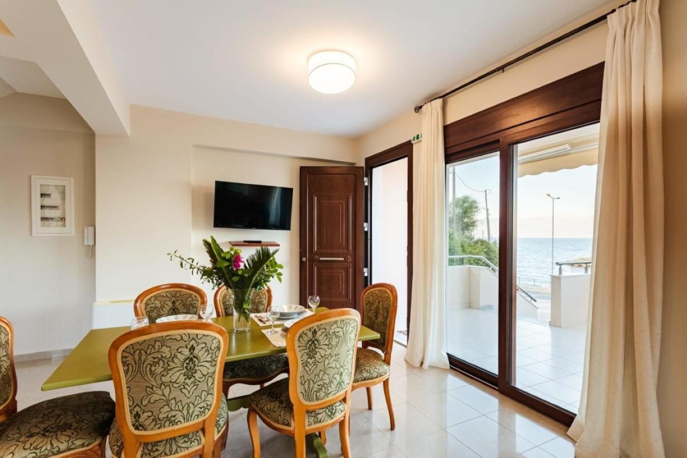 Armonia - Beachfront Majestic Retreat Petalidi