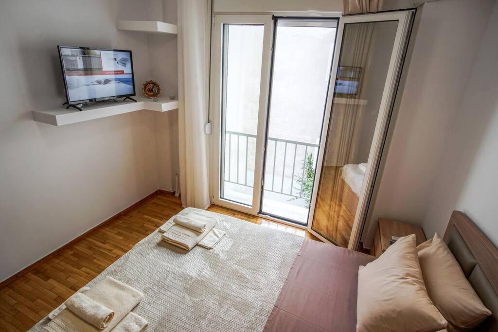 Newly Renovated 2-bedroom In ! Athens