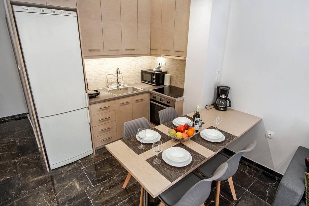 Newly Renovated 2-bedroom In ! Apartment Athens