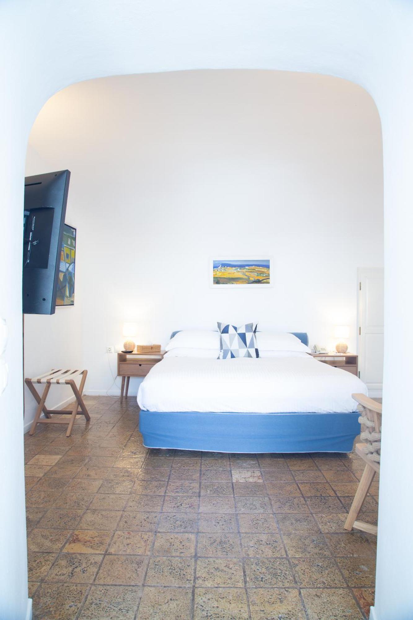 Pantelia Aparthotel 4*