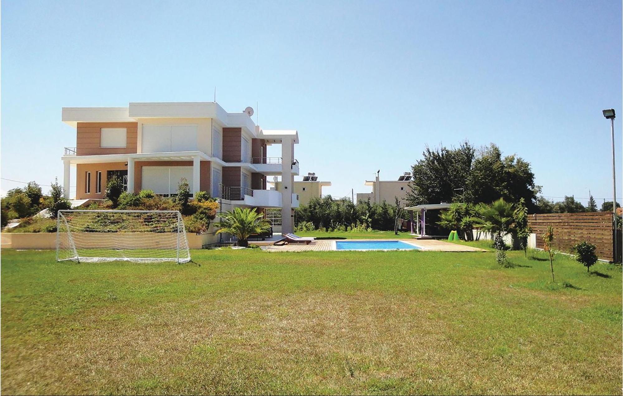 Holiday home Lovely Home In Preveza With Outdoor Swimming Pool
