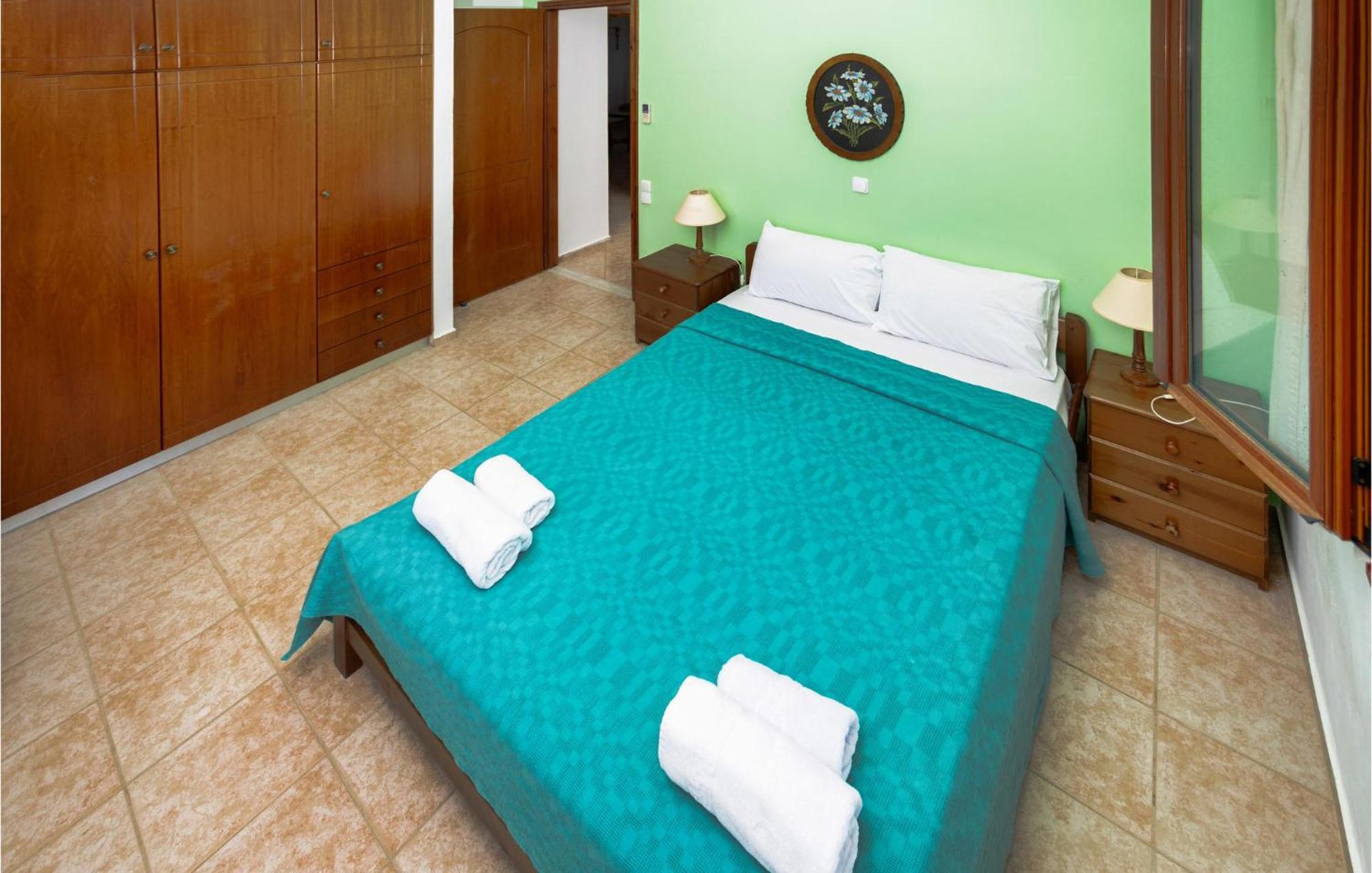 Amazing In Agios Vasilios With Wifi