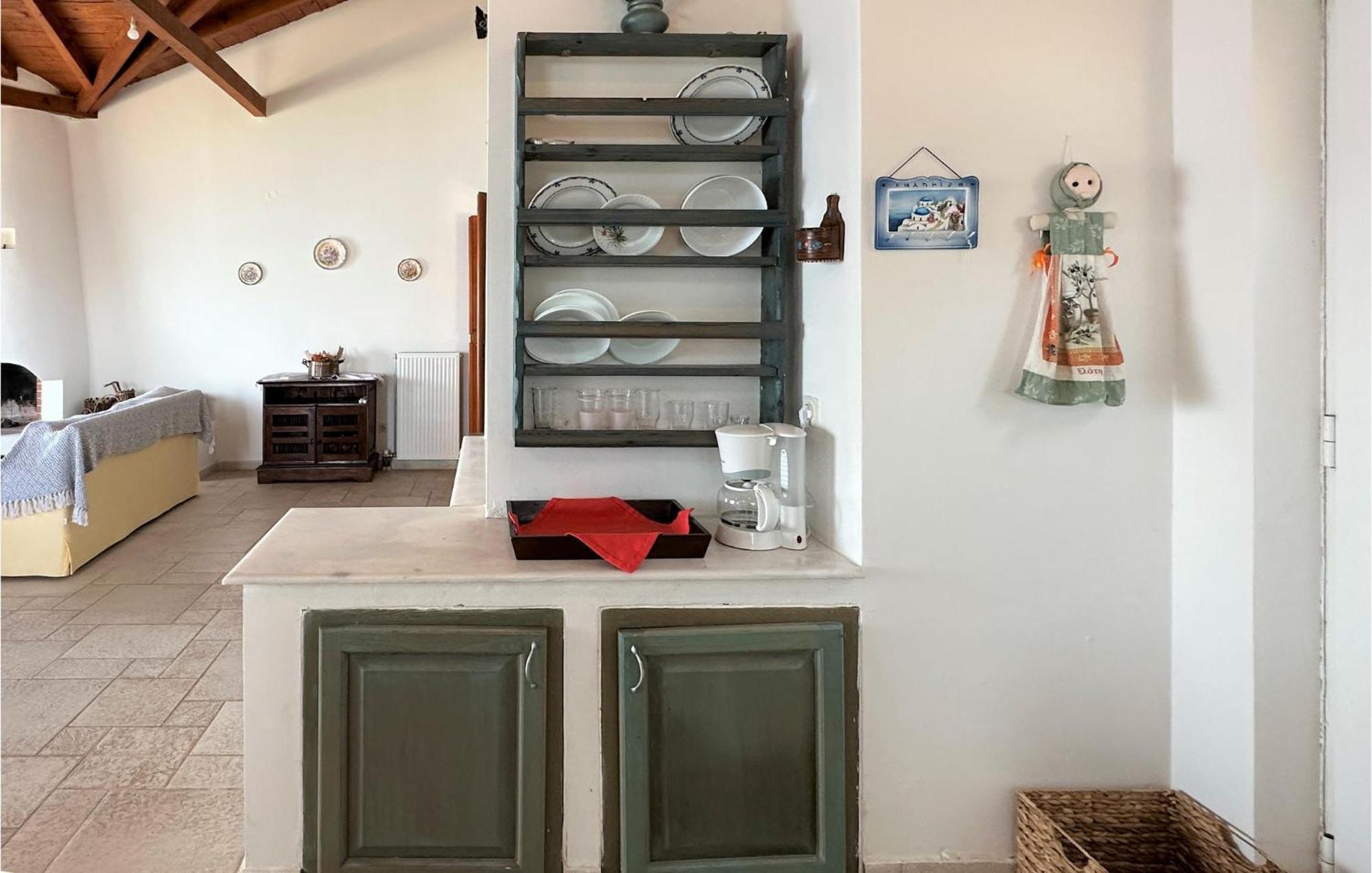 2 Bedroom In Kitries Kalamata Holiday home *