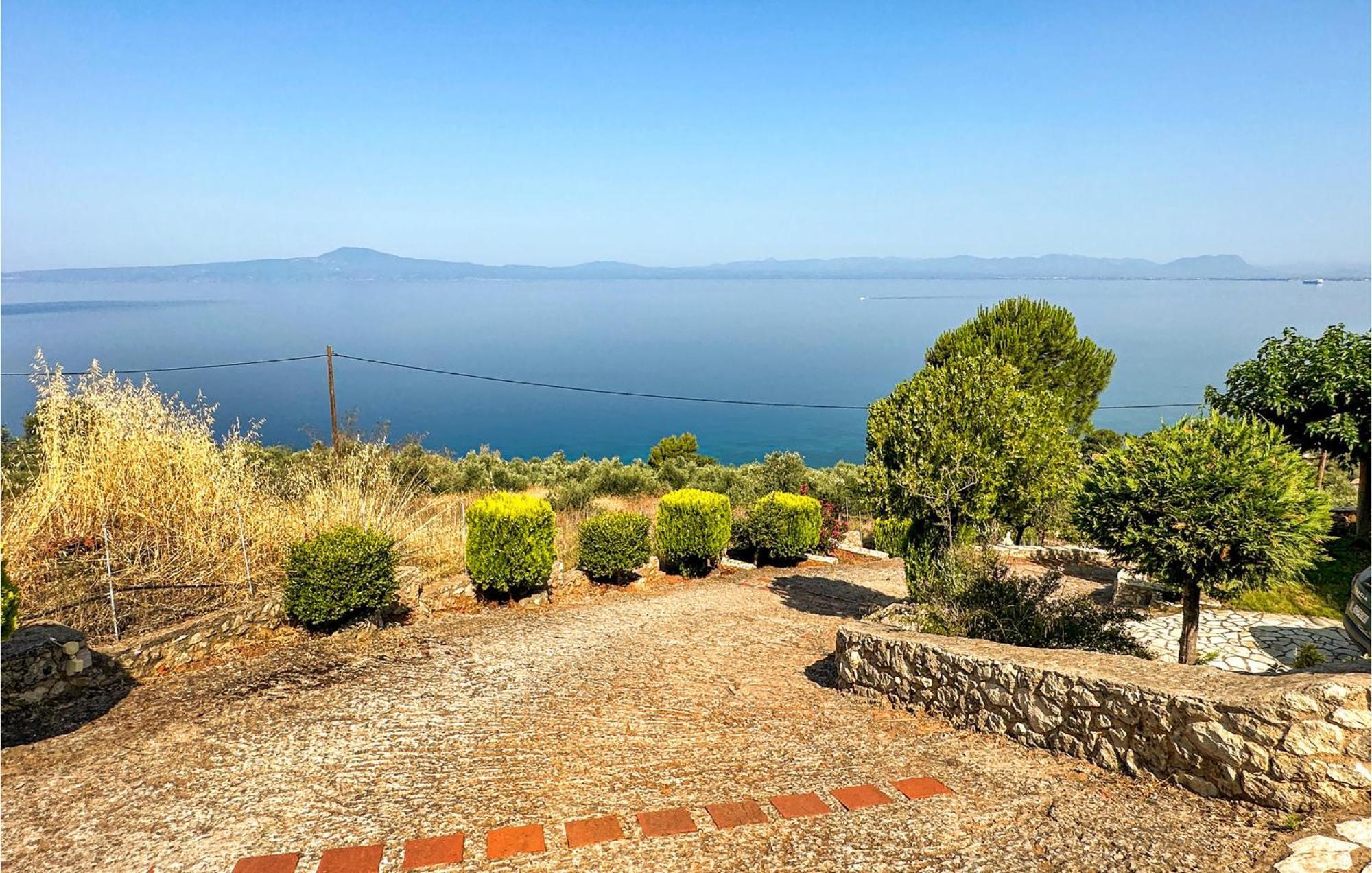 Holiday home 2 Bedroom In Kitries Kalamata Kitriai