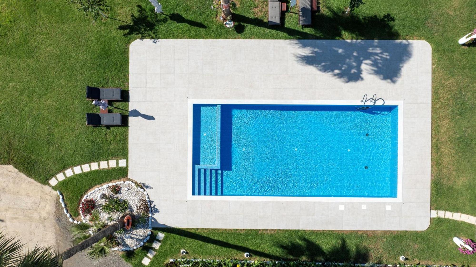 Apartment Socrate's Apartment's With Share Pool Kamisiana