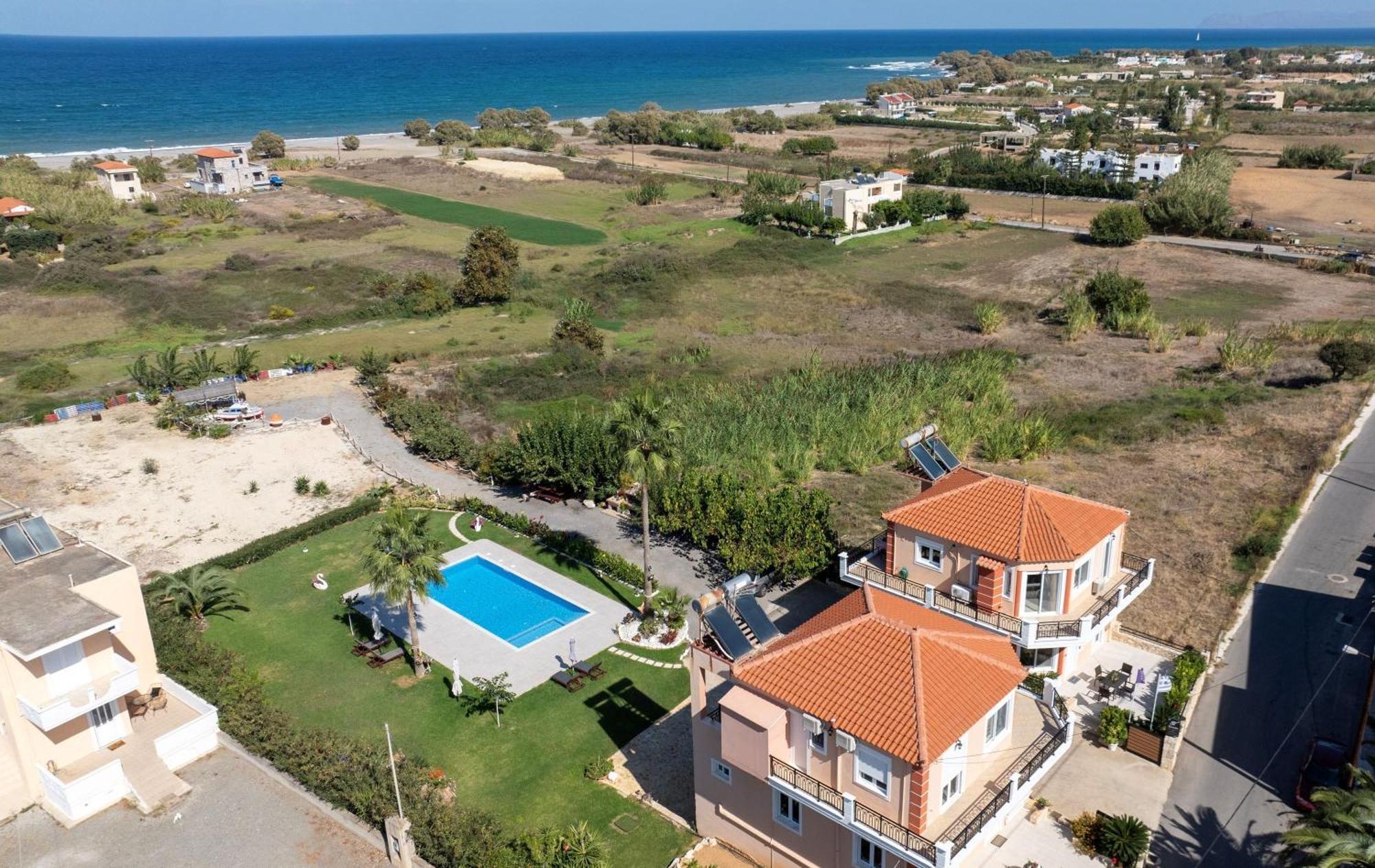 Socrate's Apartment's With Share Pool Apartment *