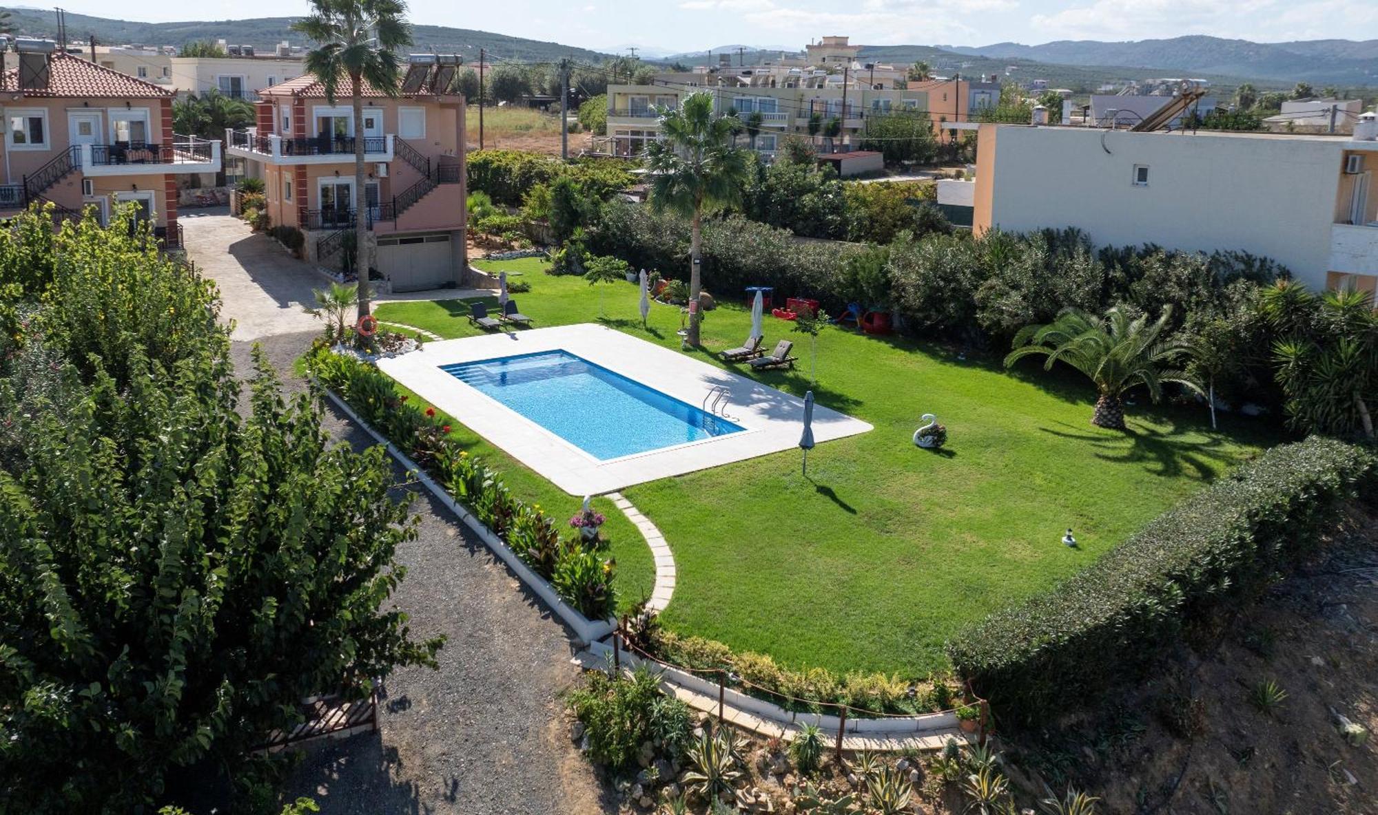 Socrate's Apartment's With Share Pool *
