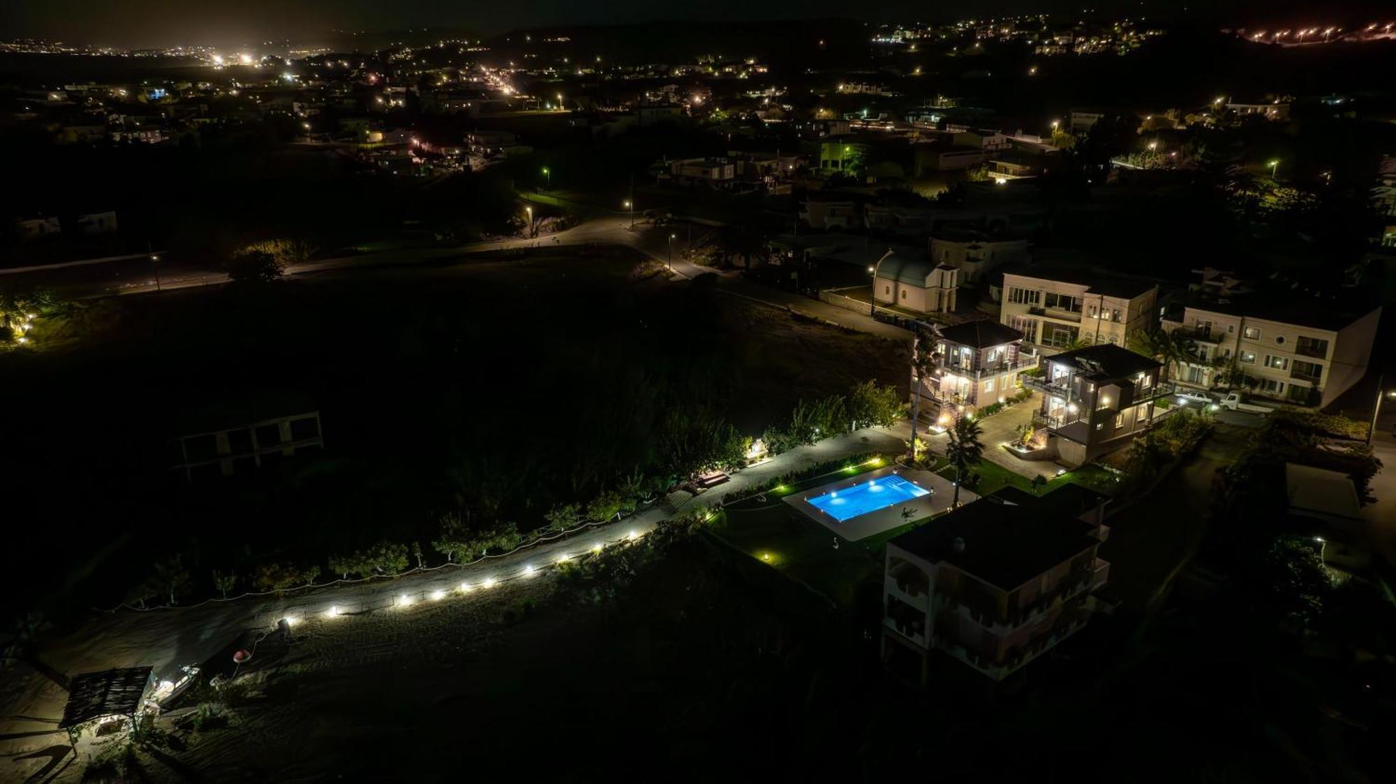Socrate's Apartment's With Share Pool