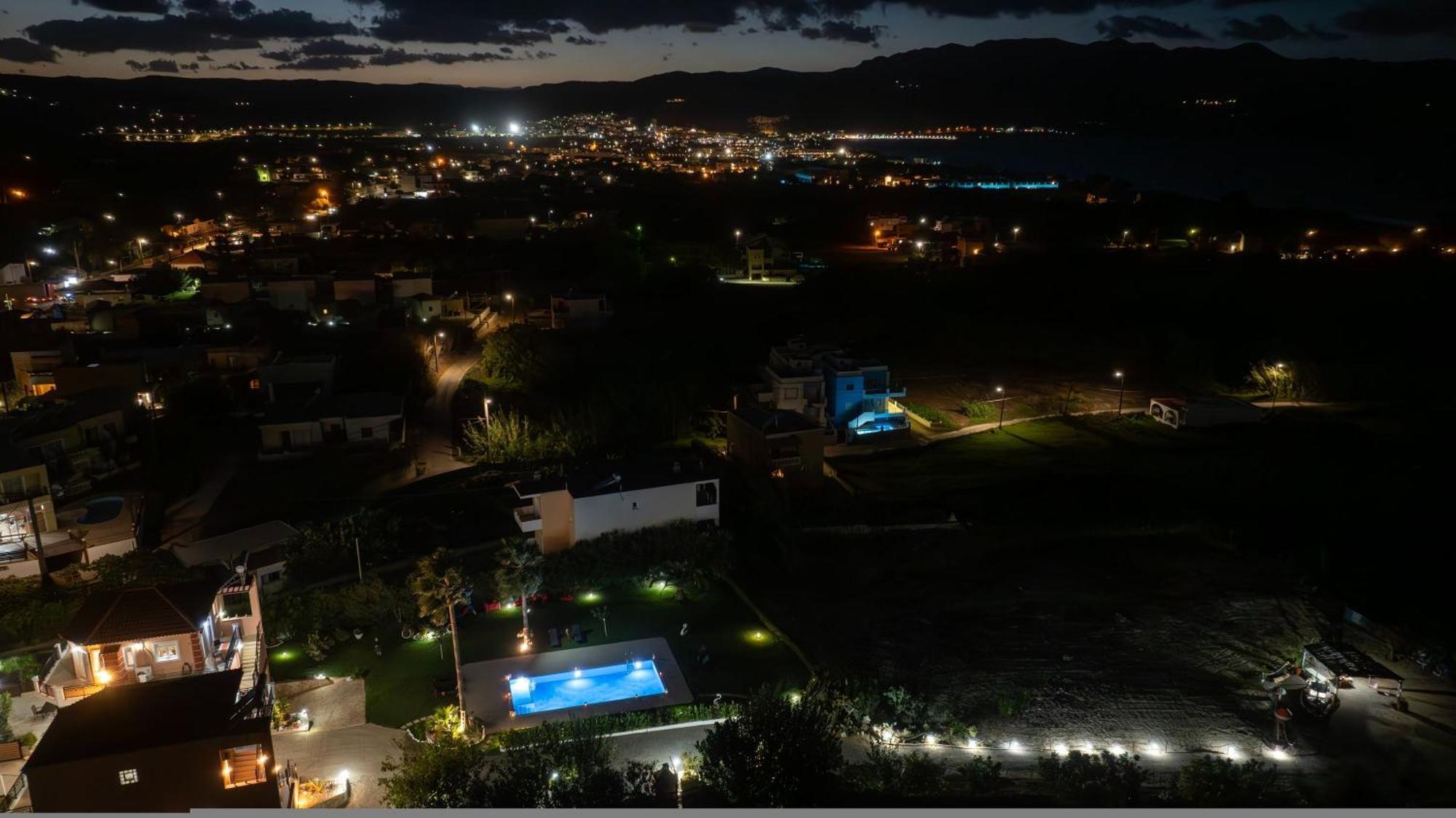 Socrate's Apartment's With Share Pool