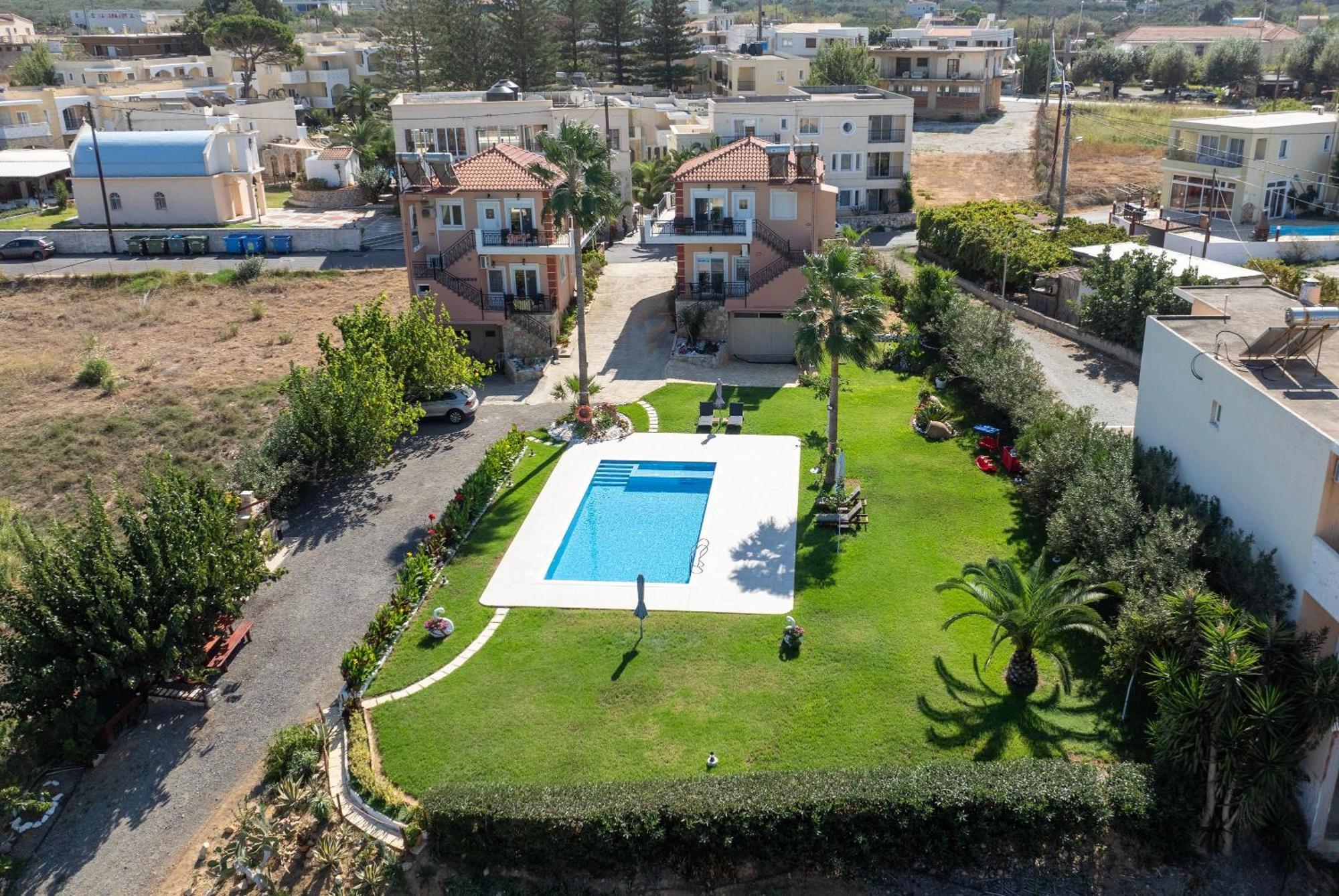 Socrate's Apartment's With Share Pool Apartment