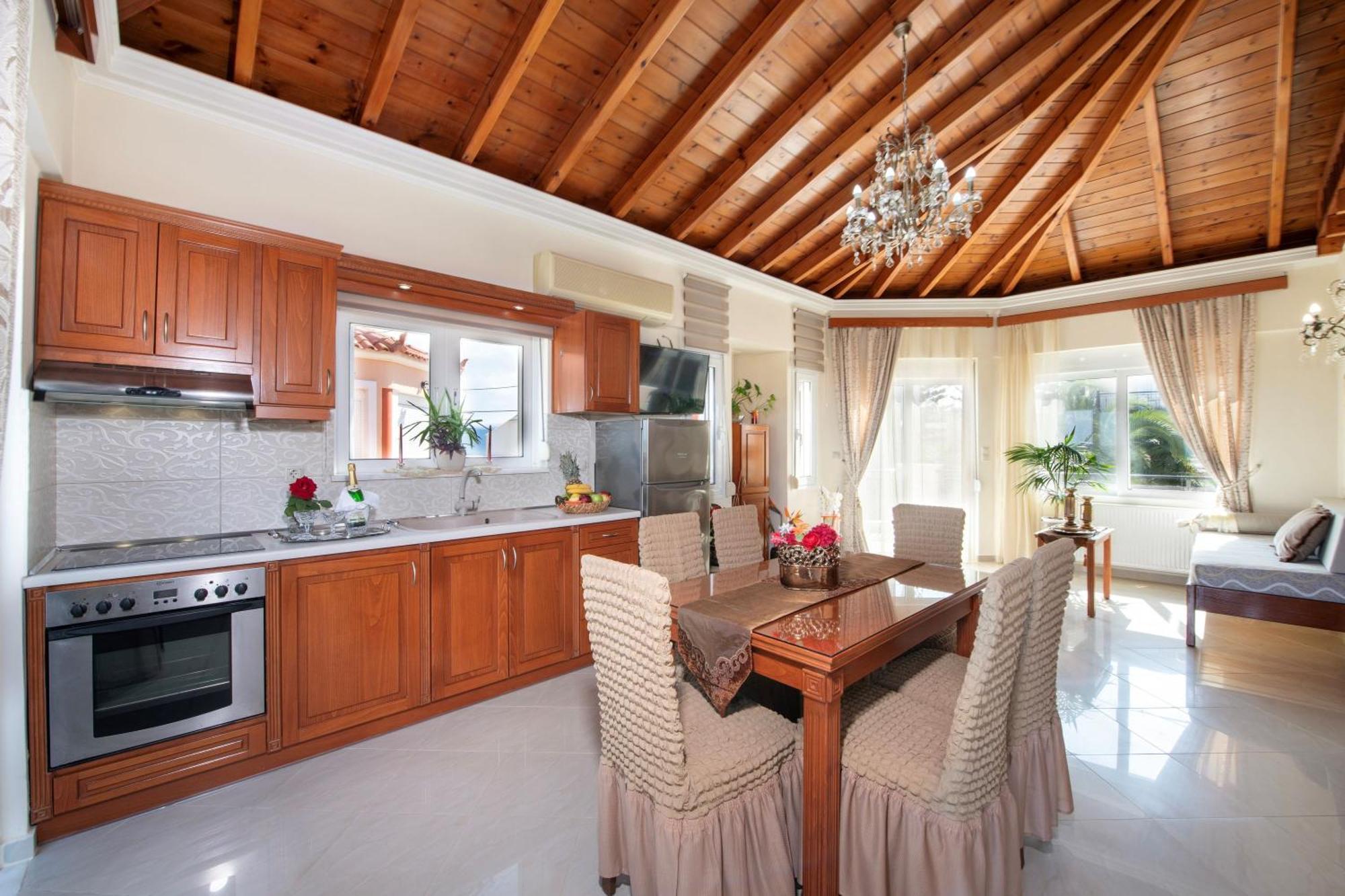 Socrate's Apartment's With Share Pool Kamisiana