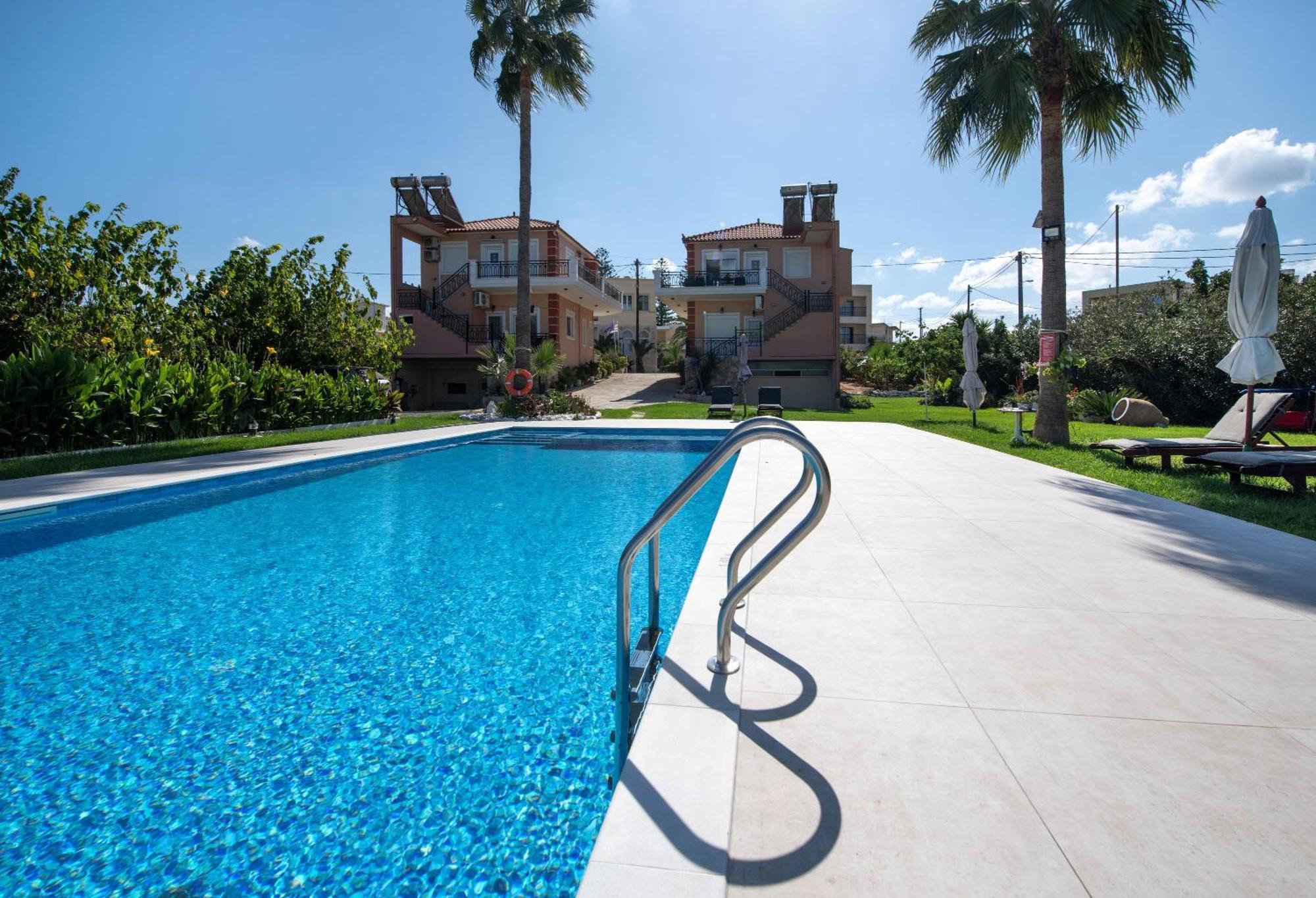 Socrate's Apartment's With Share Pool Apartment