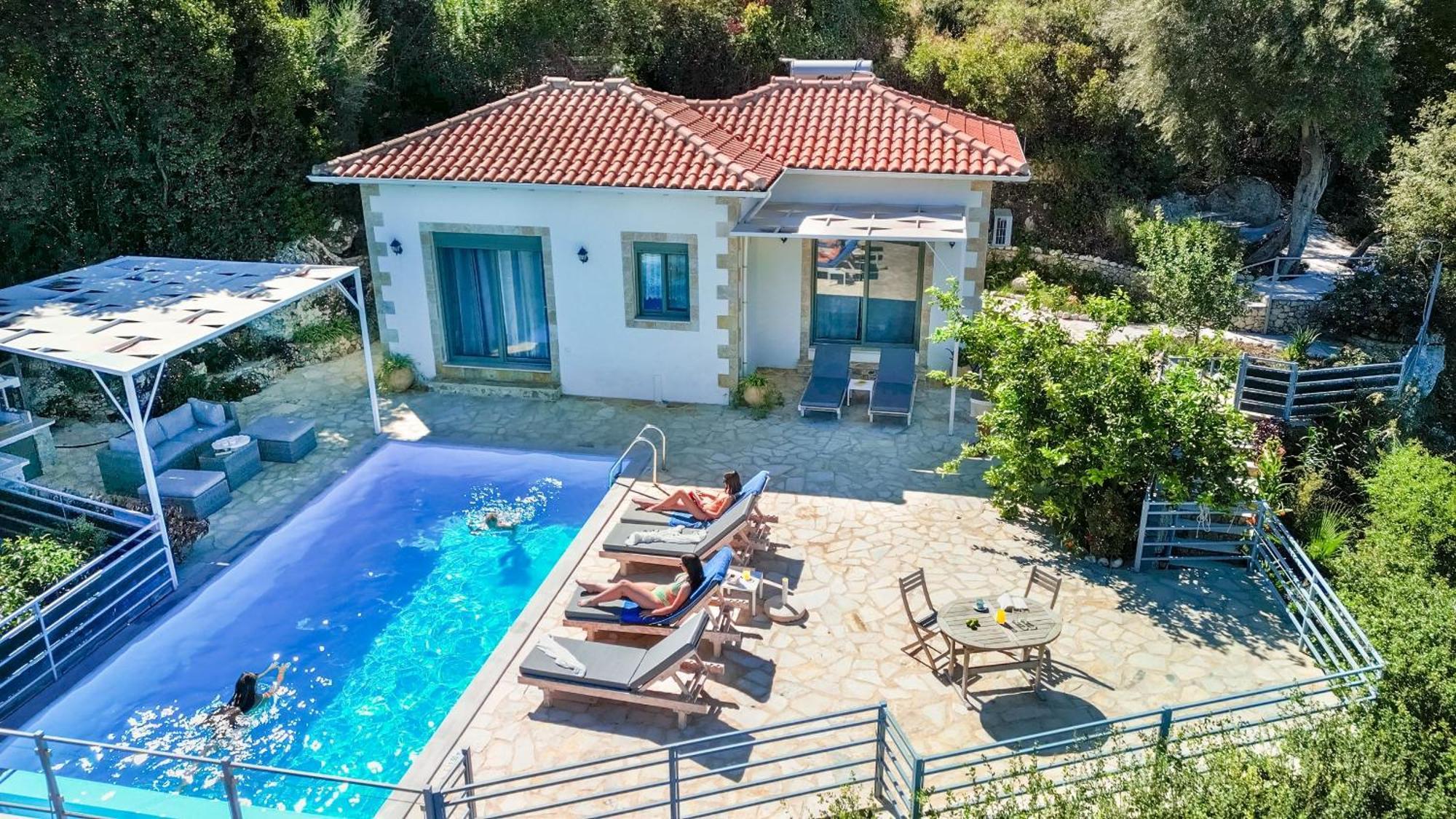 Villa Aloni Sea View *
