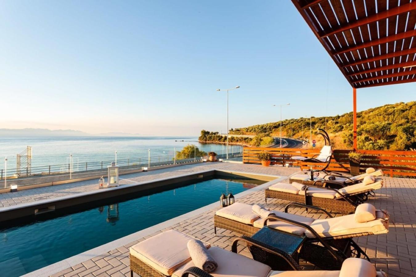 Seaside Summer Bliss - Aurora Luxury Pool Paradise *