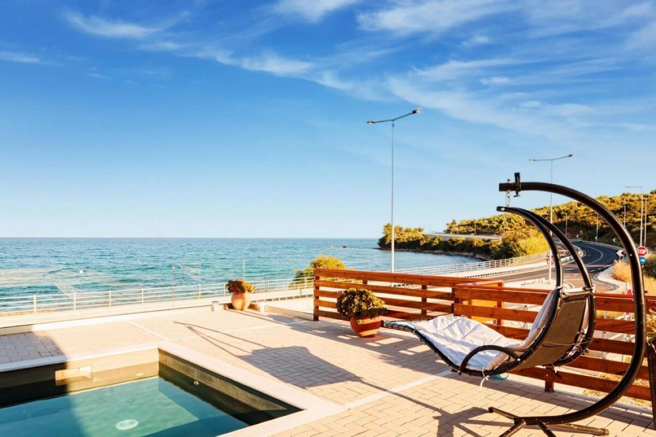 Seaside Summer Bliss - Aurora Luxury Pool Paradise Villa