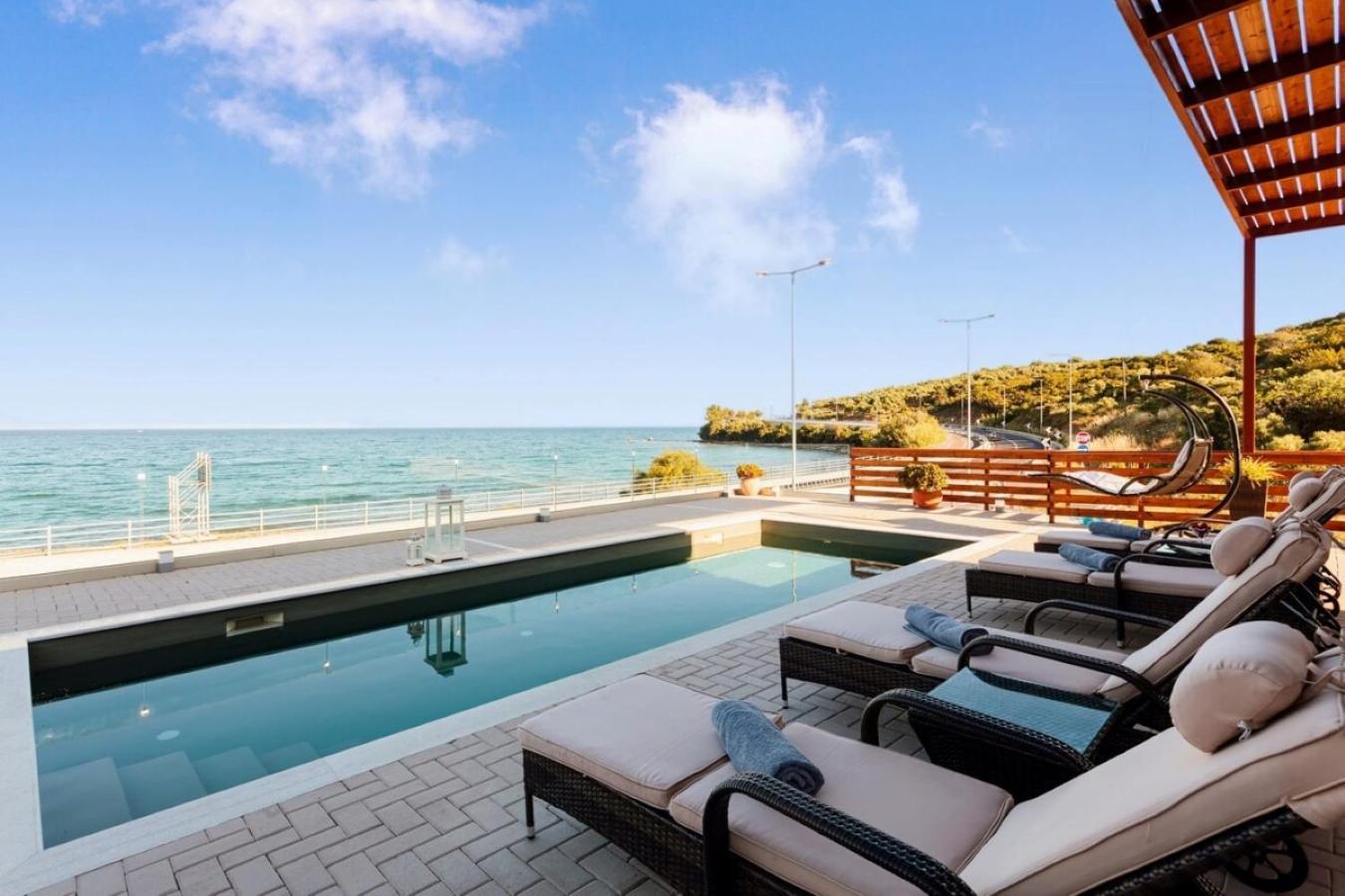 Villa Seaside Summer Bliss - Aurora Luxury Pool Paradise *