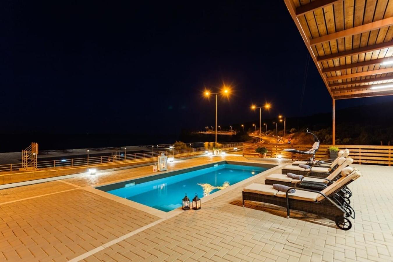 Seaside Summer Bliss - Aurora Luxury Pool Paradise Petalidi
