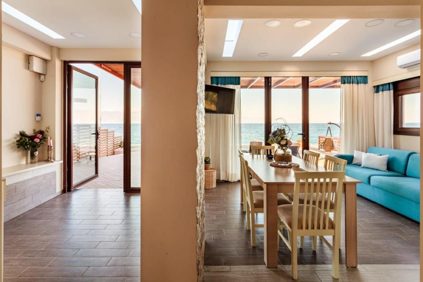 Seaside Summer Bliss - Aurora Luxury Pool Paradise Villa Petalidi