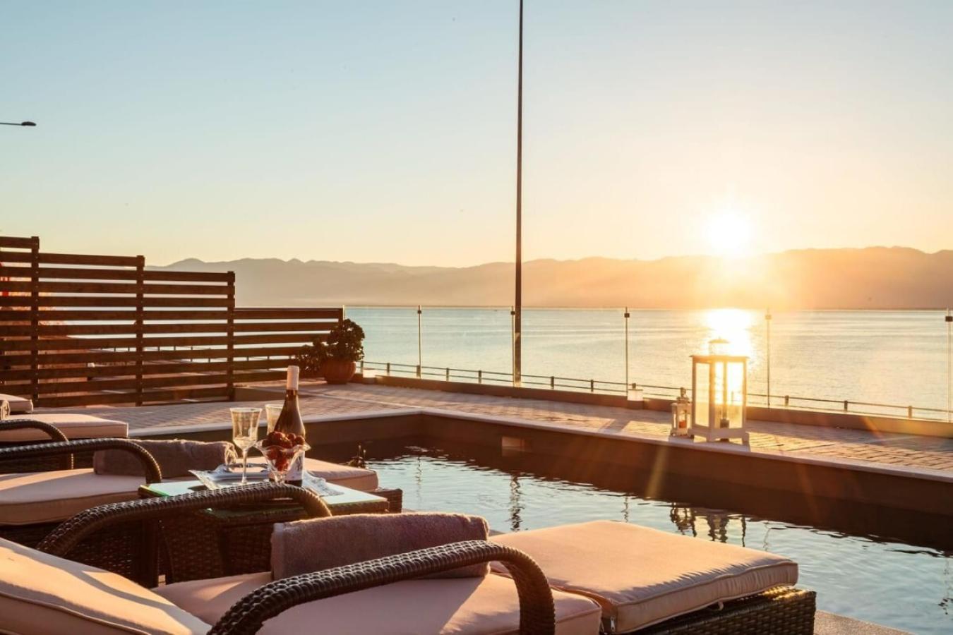 Villa Seaside Summer Bliss - Aurora Luxury Pool Paradise Petalidi