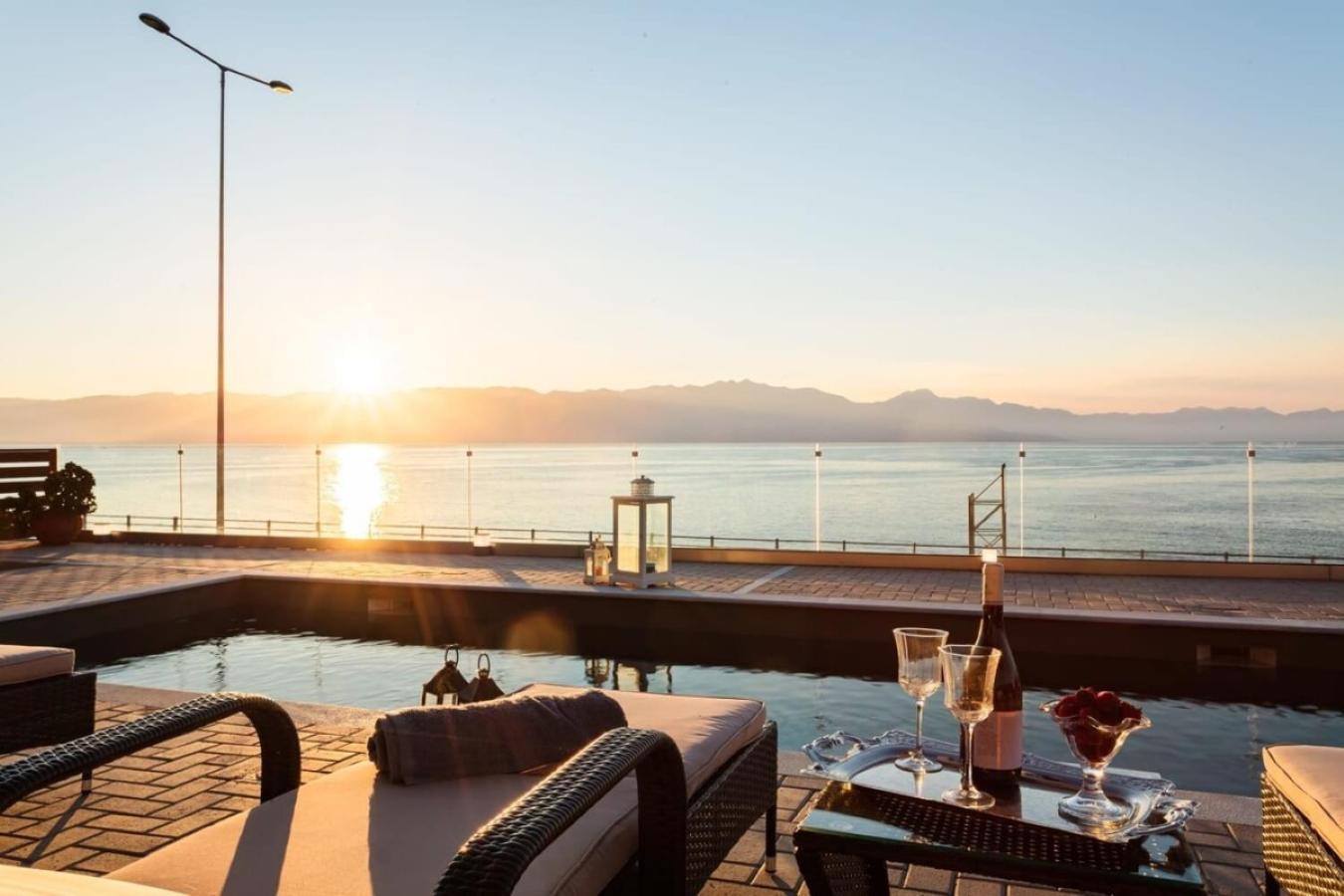 Seaside Summer Bliss - Aurora Luxury Pool Paradise Petalidi