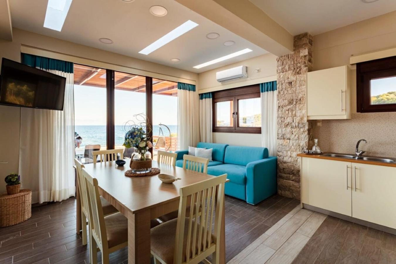 Villa Seaside Summer Bliss - Aurora Luxury Pool Paradise *