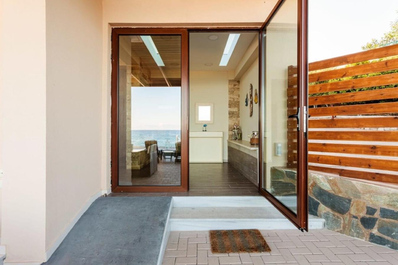 Seaside Summer Bliss - Aurora Luxury Pool Paradise *