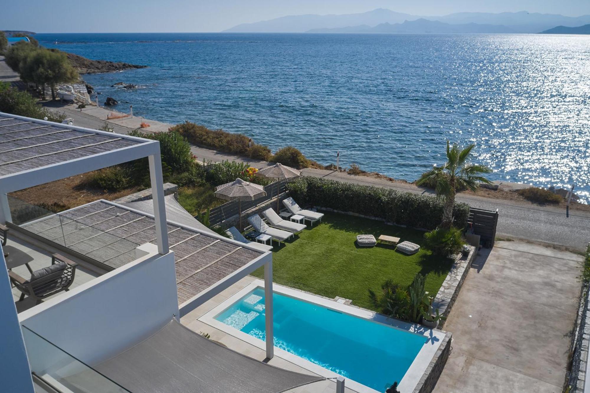 Mando Seaside Villa *