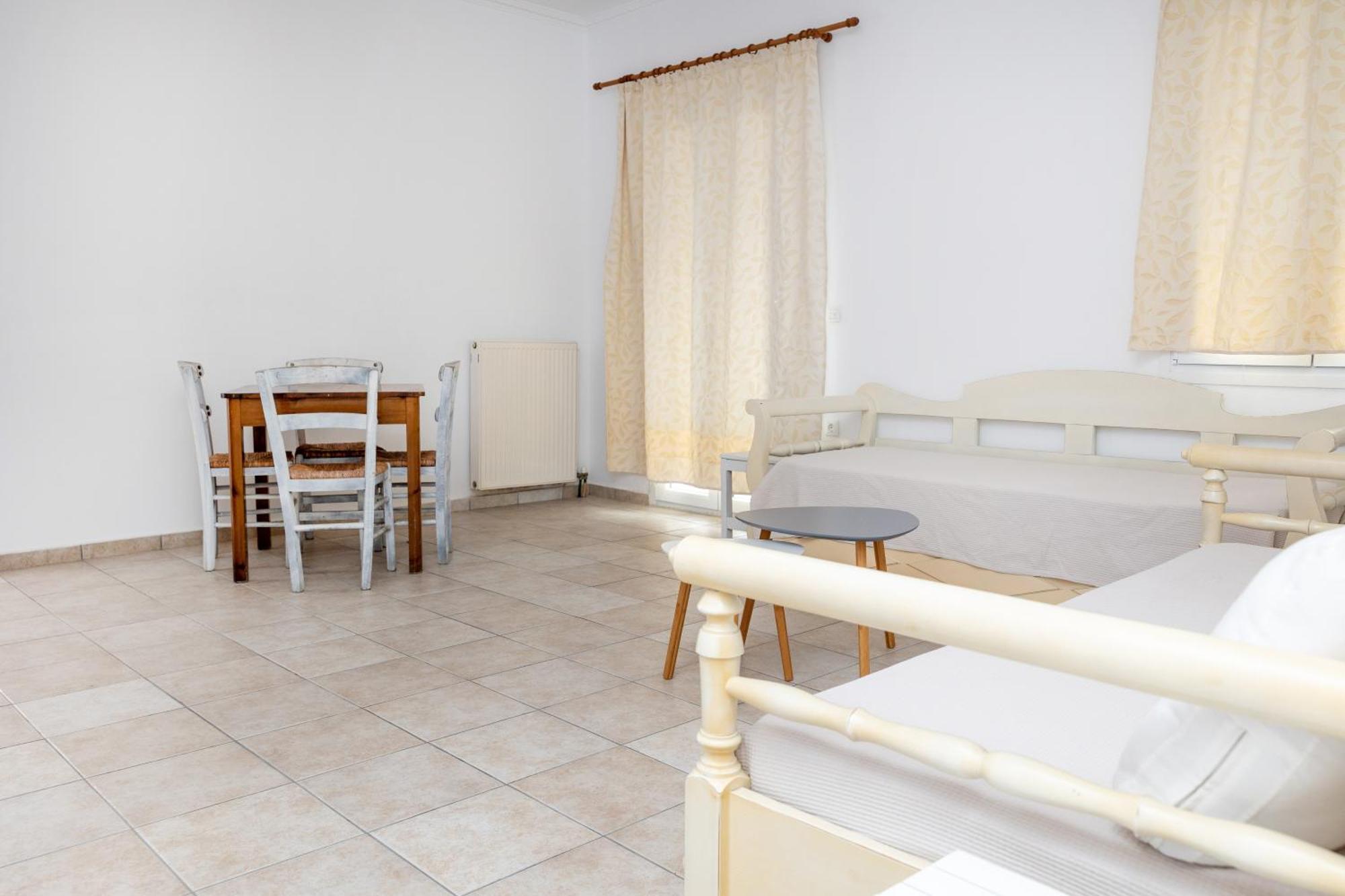 Depis Naxos * Naxos City