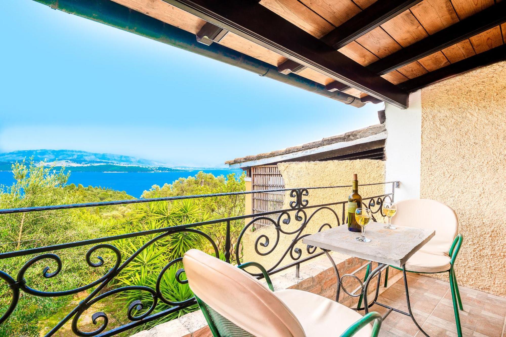 Villa Varvara Kerasia With Private Pool By Dadovillas *