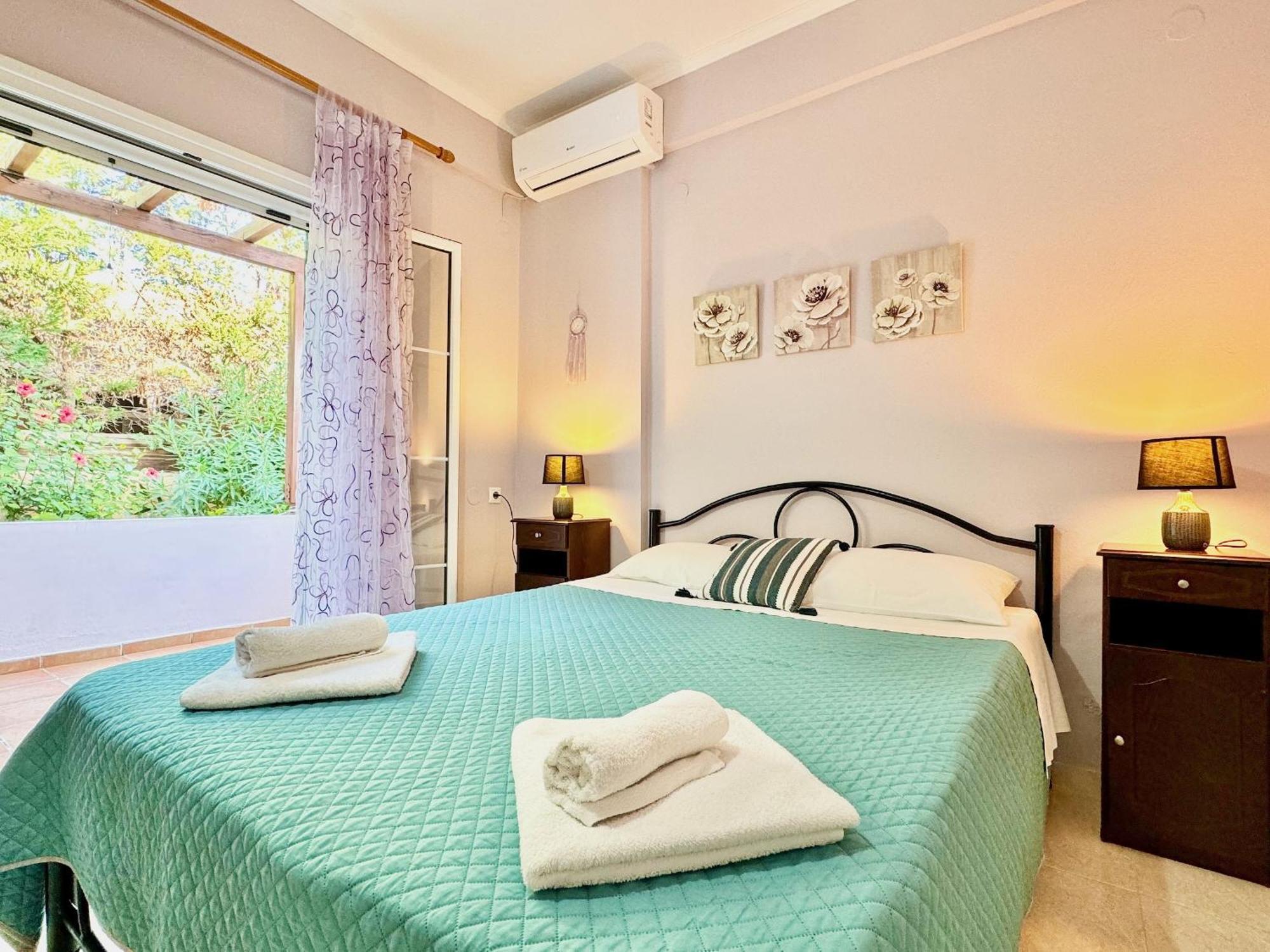 Beachfront Rania With Private Pool By Dadovillas Villa Halikounas
