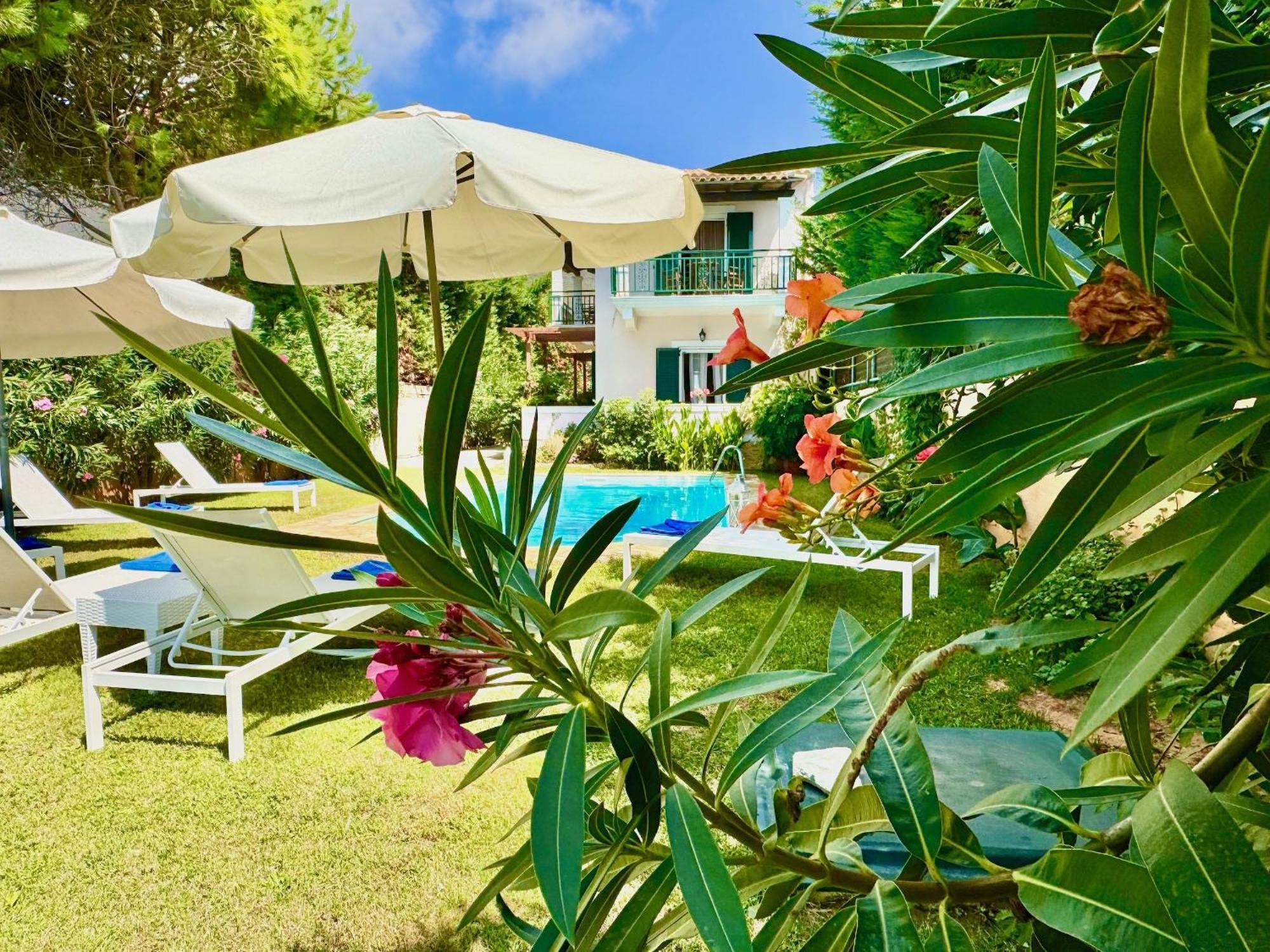 Beachfront Rania With Private Pool By Dadovillas Villa *