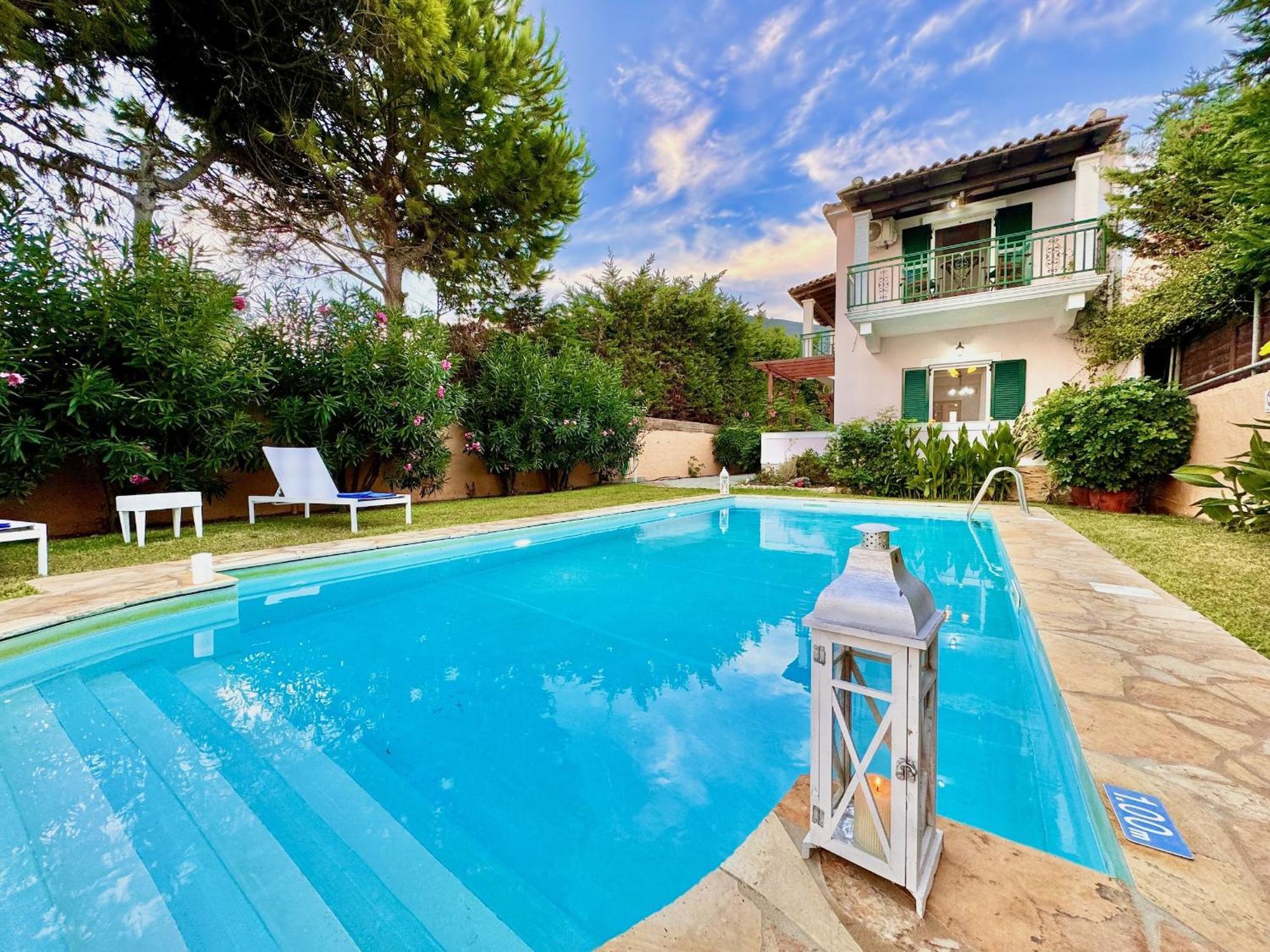 Beachfront Rania With Private Pool By Dadovillas Villa Halikounas