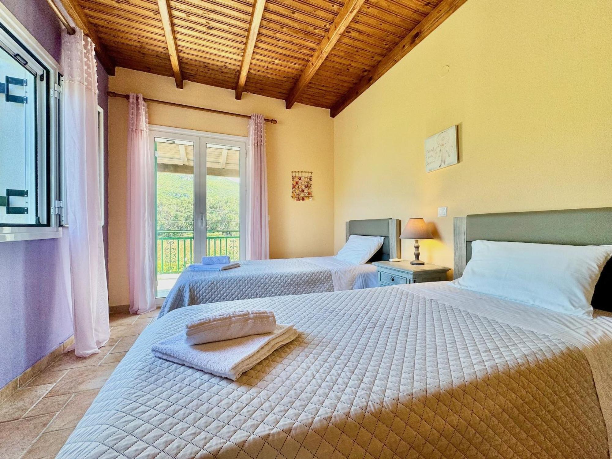 Beachfront Rania With Private Pool By Dadovillas Villa Halikounas