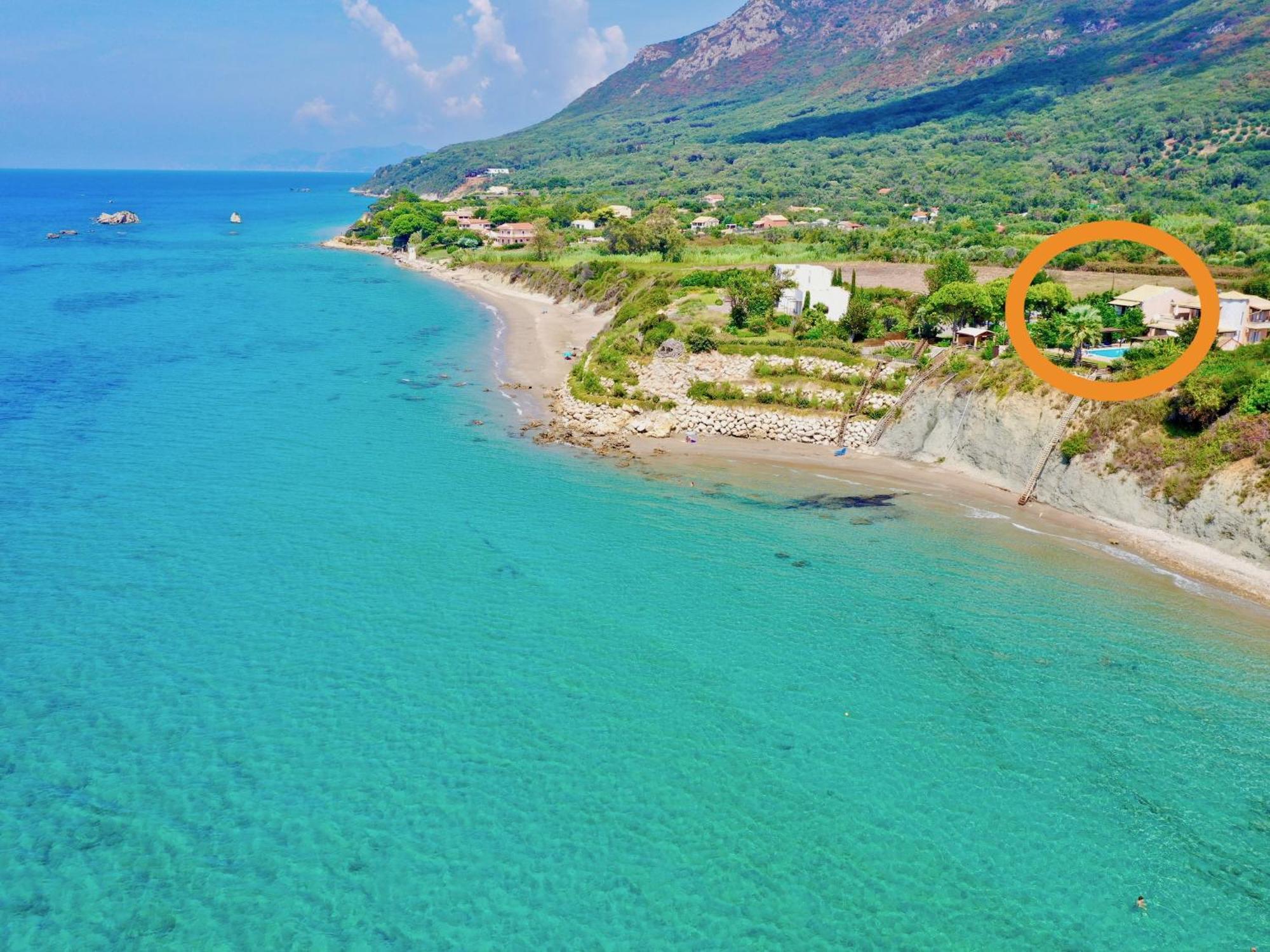 Villa Beachfront Rania With Private Pool By Dadovillas Halikounas